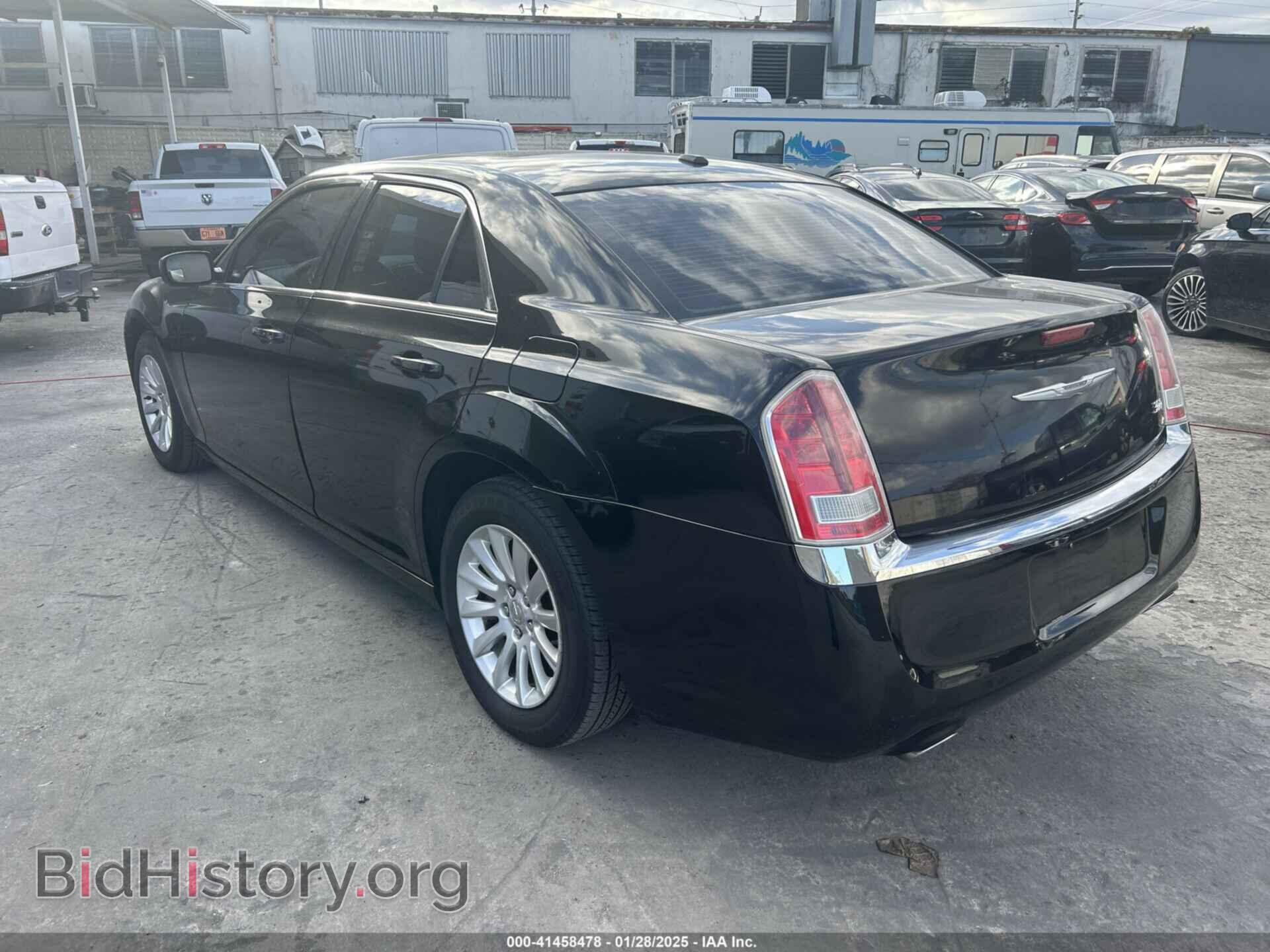 2019 CHRYSLER 300 - VIN: 2C3CCAAG7KH375929 - Фото 3