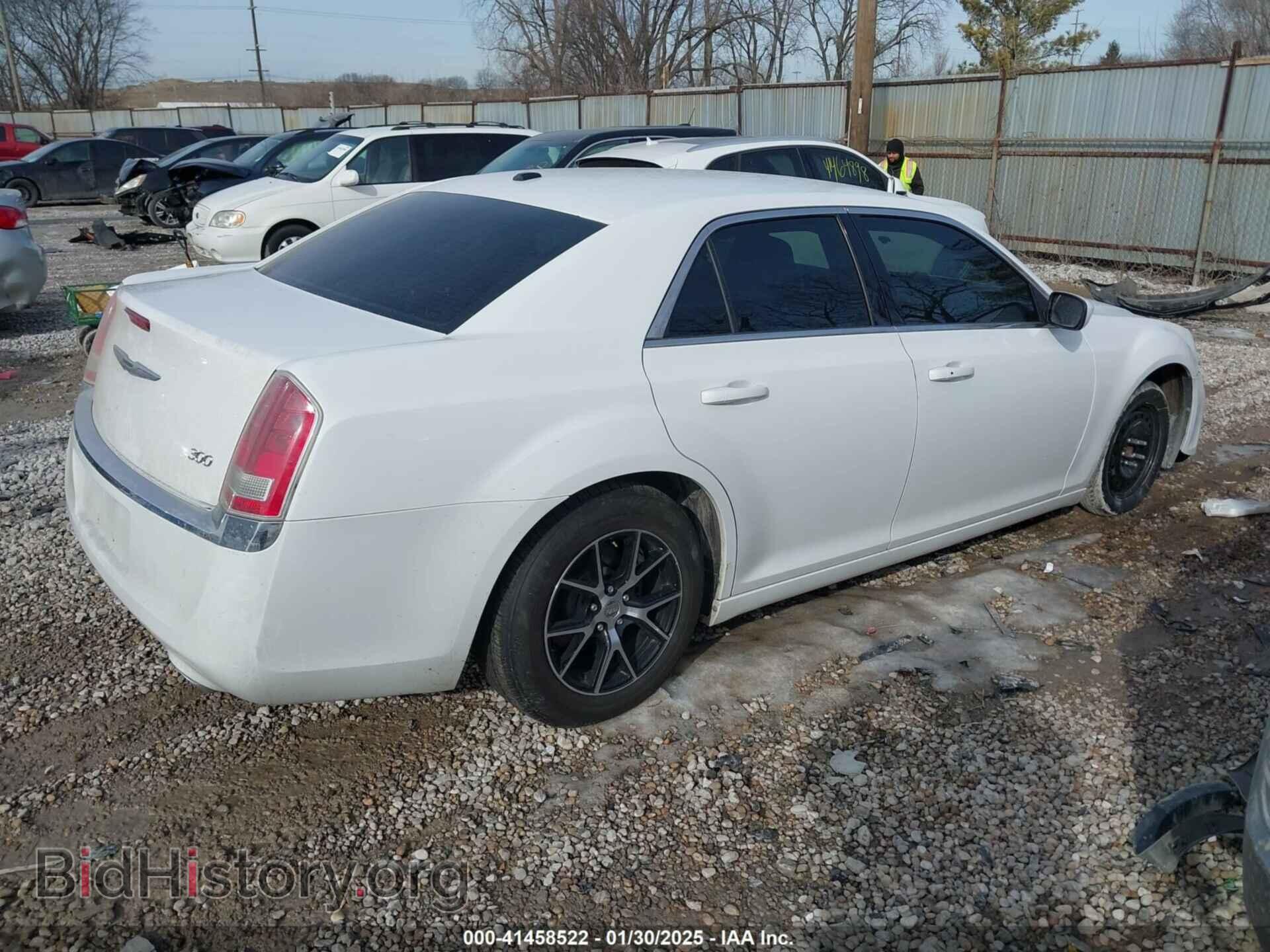 2012 CHRYSLER 300 - VIN: 2C3CCAAG5CH104784 - Фото 4
