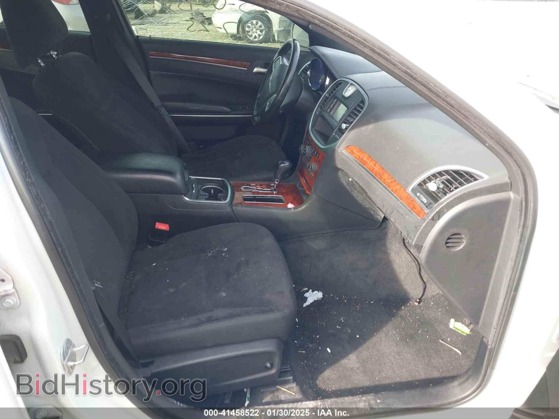 2012 CHRYSLER 300 - VIN: 2C3CCAAG5CH104784 - Фото 5
