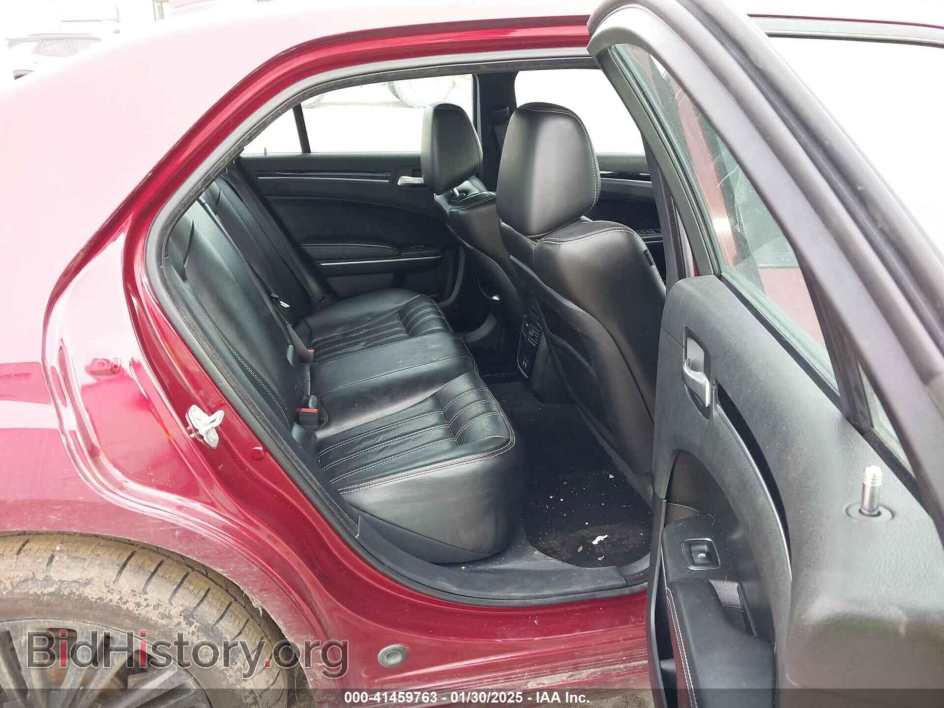 2019 CHRYSLER 300 - VIN: 2C3CCAGG4KH632144 - Фото 8