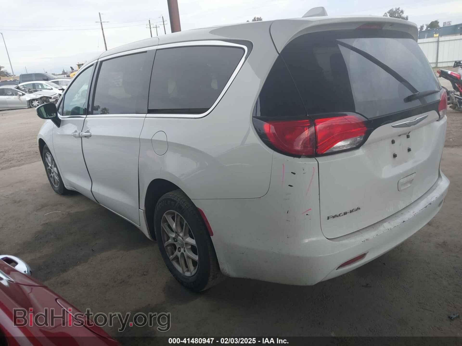 2017 CHRYSLER PACIFICA - VIN: 2C4RC1DG4HR552923 - Фото 3