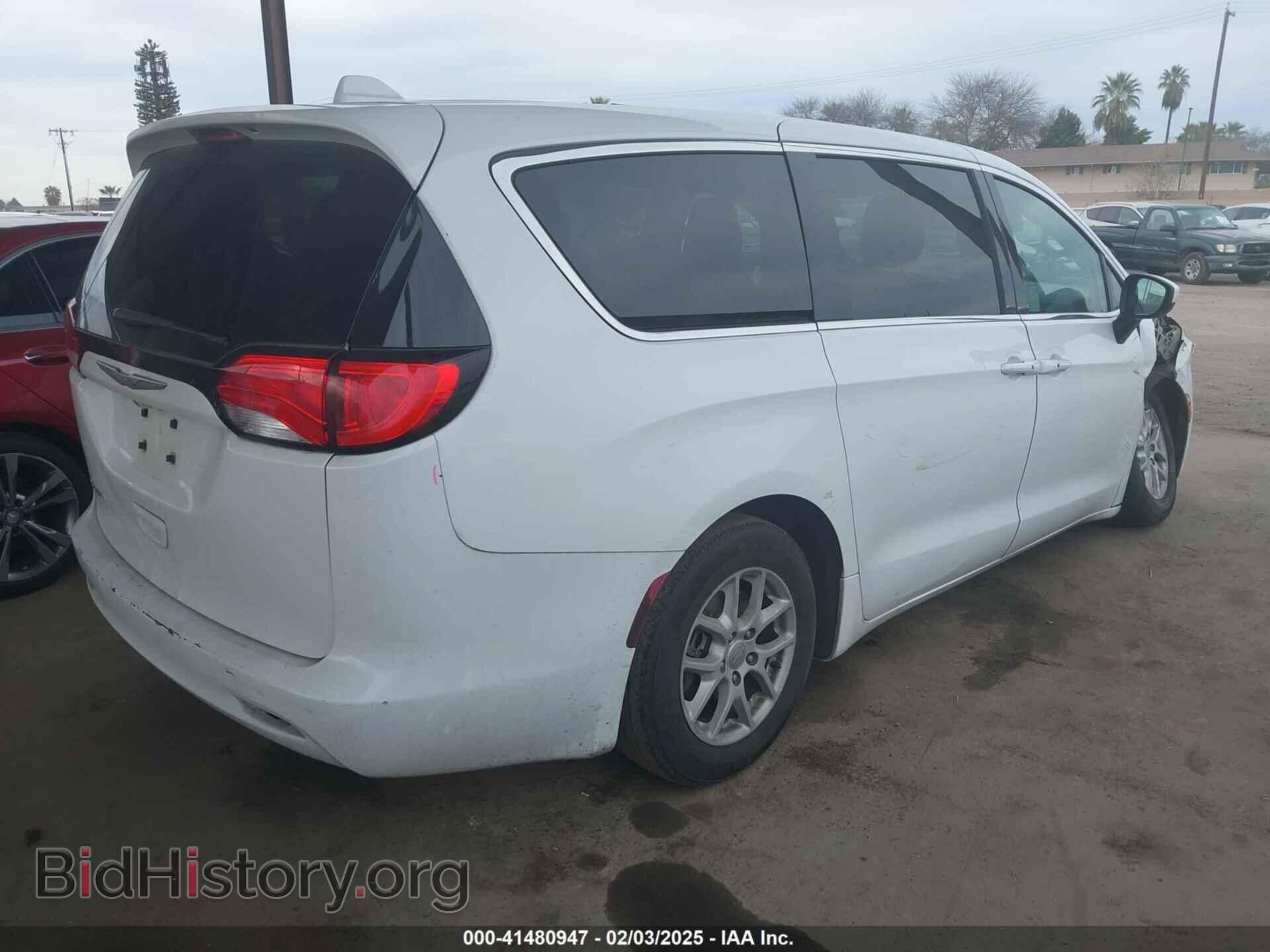 2017 CHRYSLER PACIFICA - VIN: 2C4RC1DG4HR552923 - Фото 4