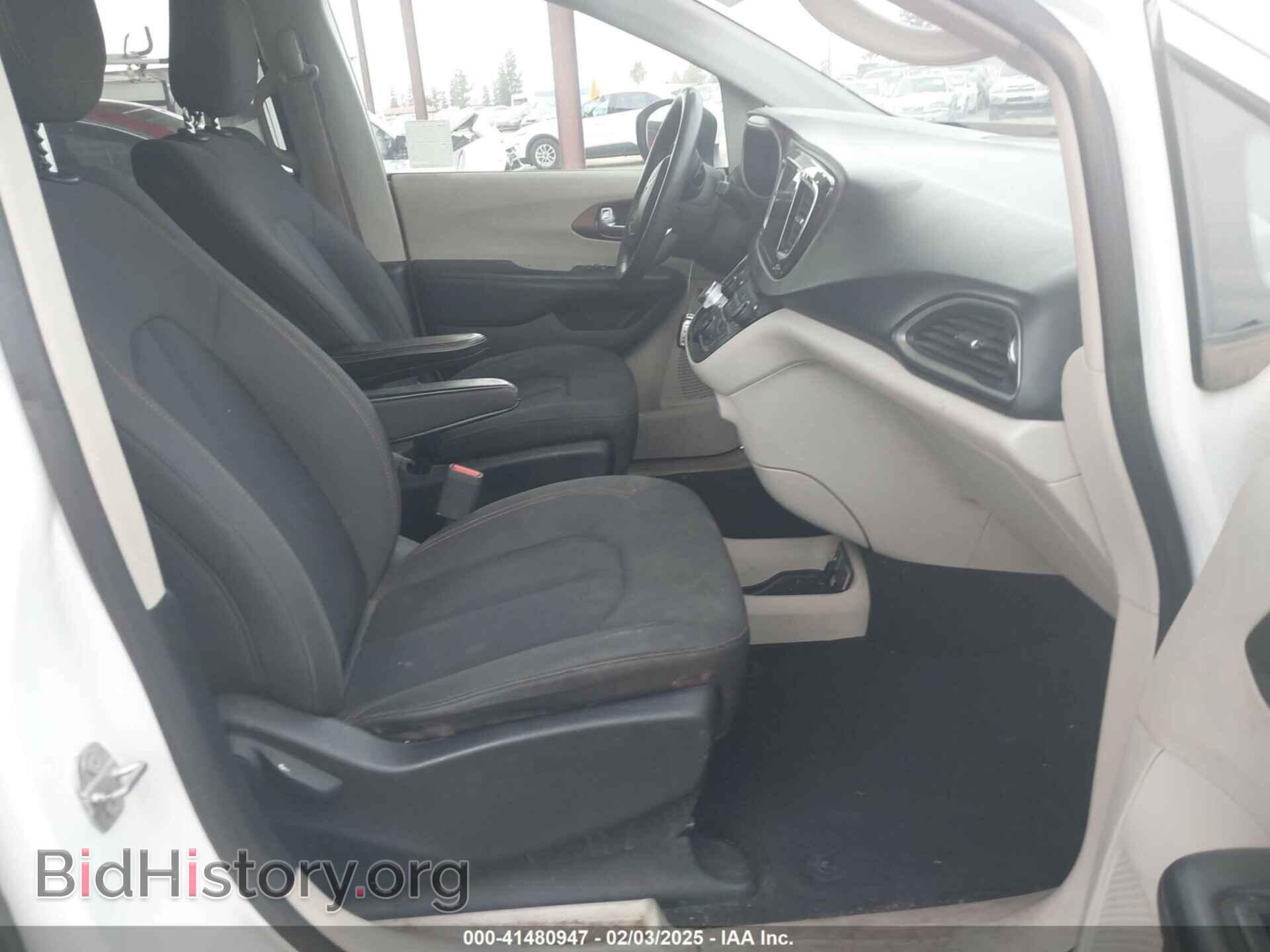 2017 CHRYSLER PACIFICA - VIN: 2C4RC1DG4HR552923 - Фото 5