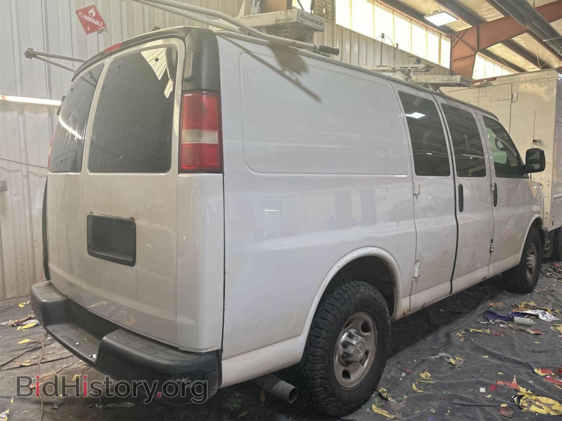 2014 CHEVROLET EXPRESS 2500 - VIN: 1GCWGFCAXE1198410 - Фото 4