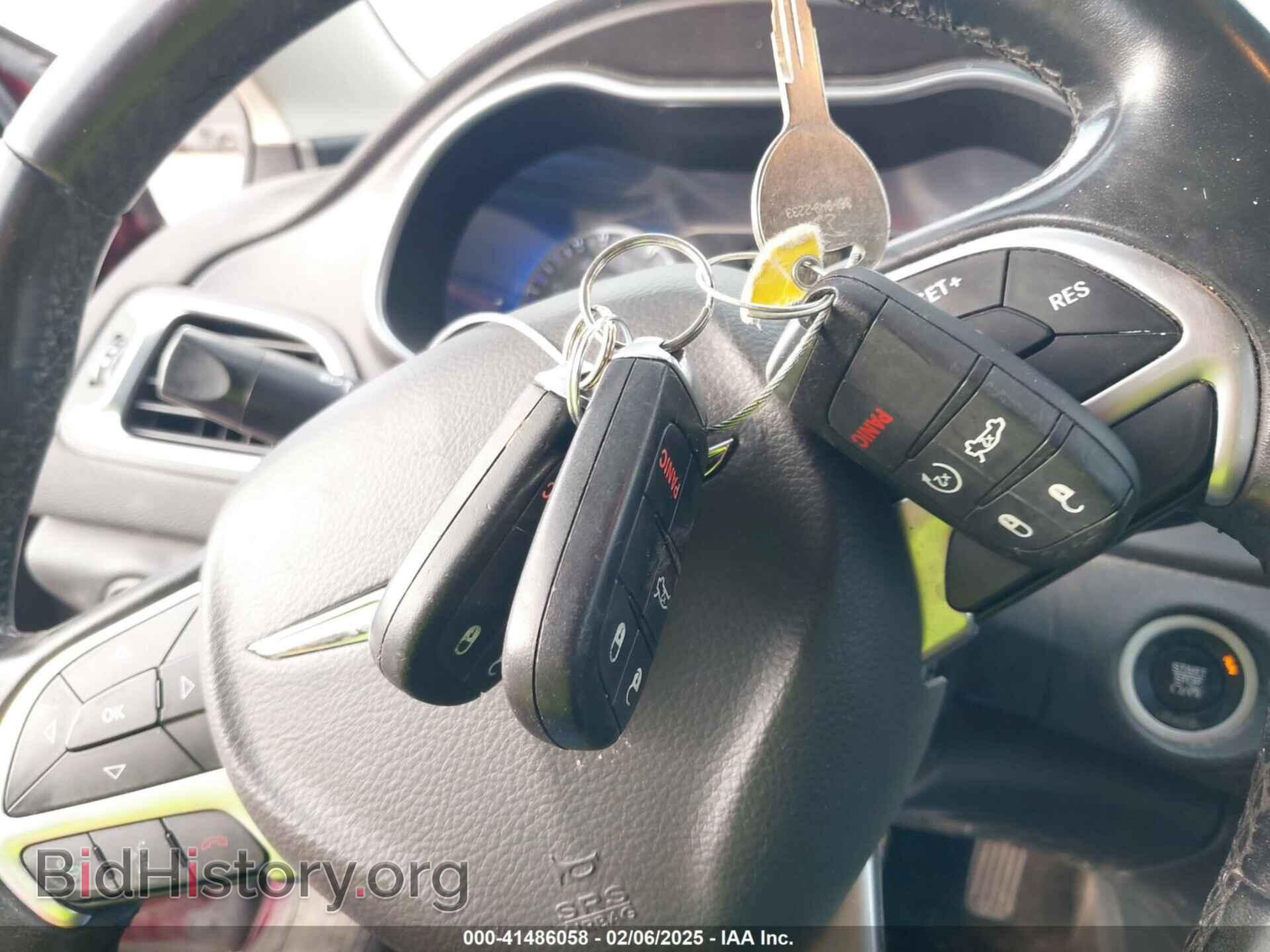2016 CHRYSLER 200 - VIN: 1C3CCCAB8GN175264 - Фото 11