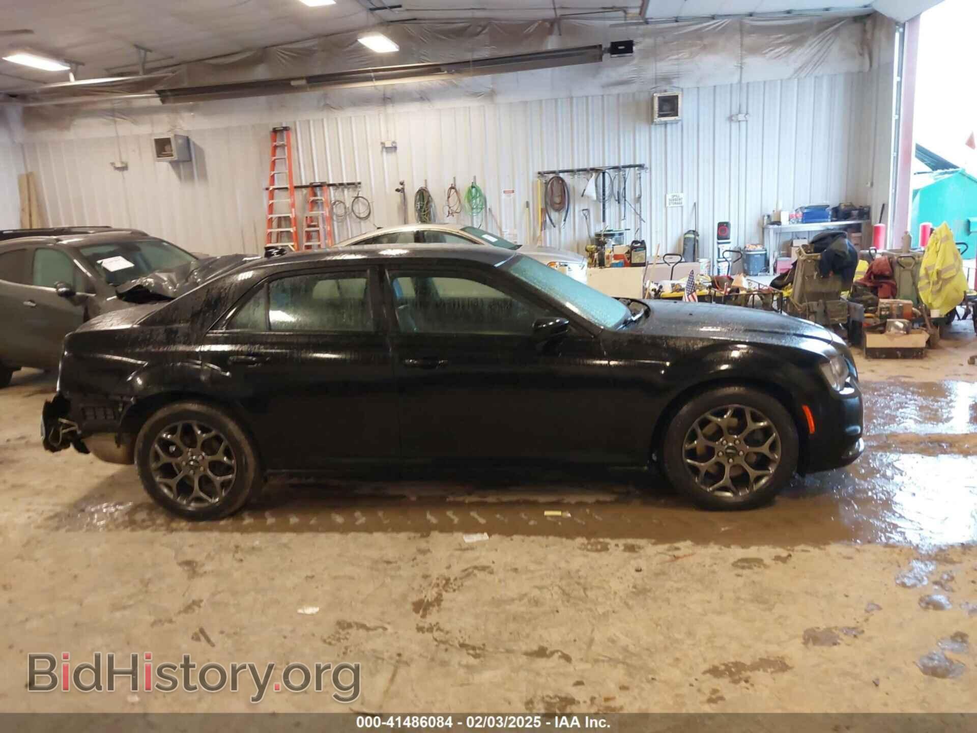2016 CHRYSLER 300 - VIN: 2C3CCAGG7GH329401 - Фото 13