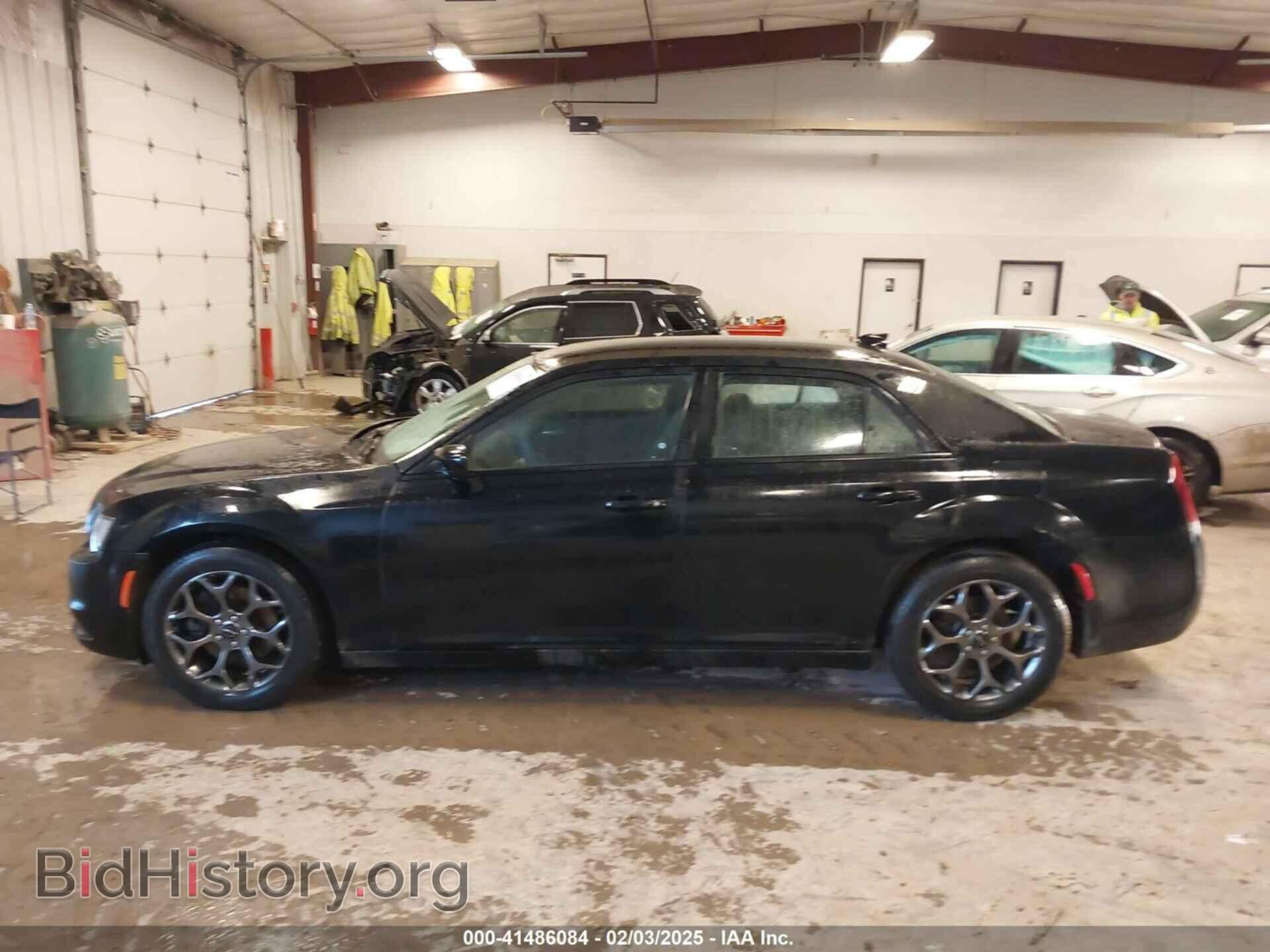 2016 CHRYSLER 300 - VIN: 2C3CCAGG7GH329401 - Фото 14