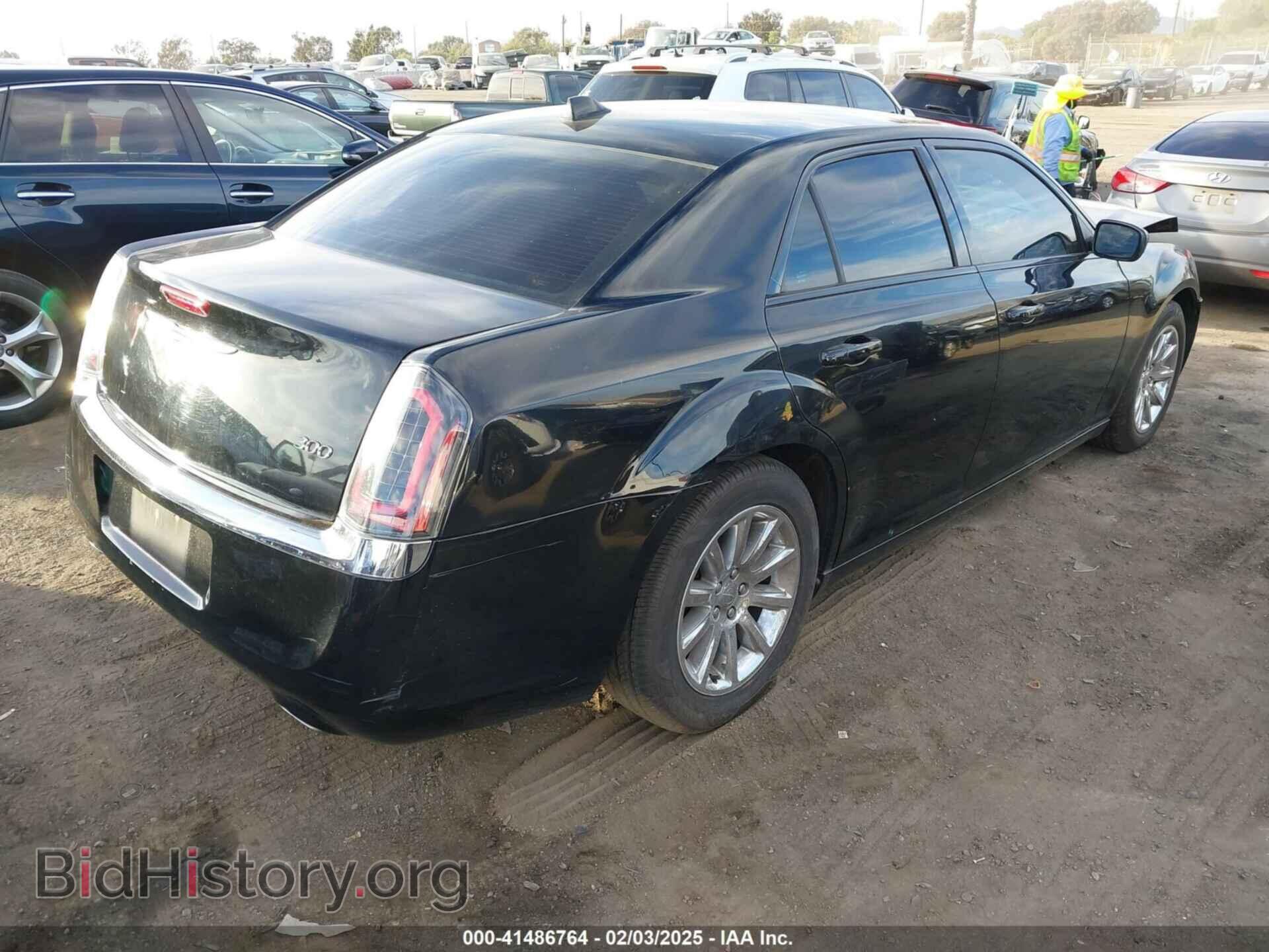2012 CHRYSLER 300 - VIN: 2C3CCACG2CH166656 - Фото 4