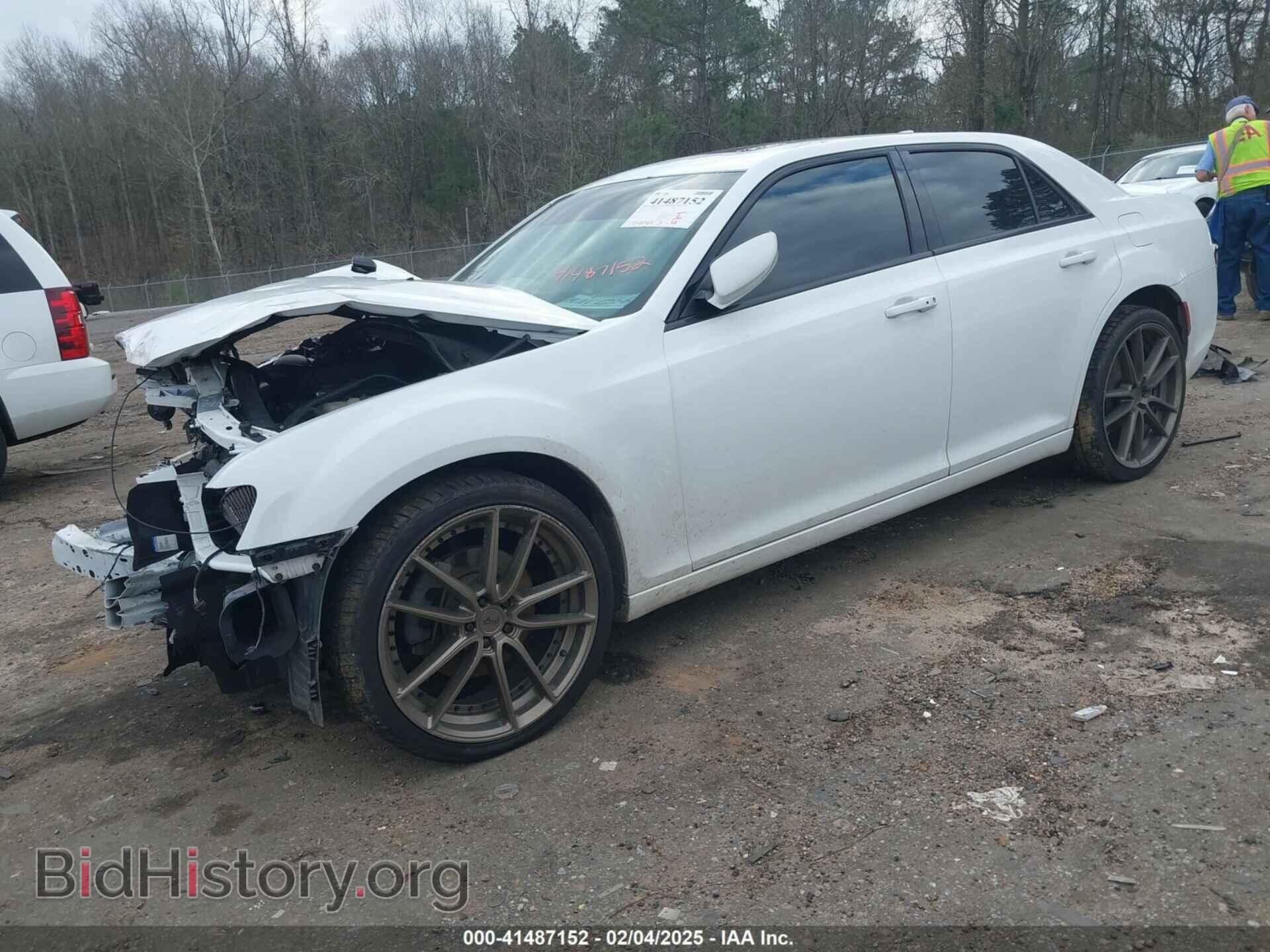2016 CHRYSLER 300 - VIN: 2C3CCAGG5GH270347 - Фото 2