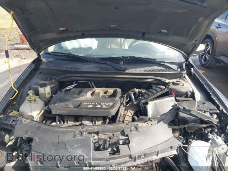 2013 Chrysler 200 (VIN 1C3CCBBB1DN575154) — photo 10 of 17