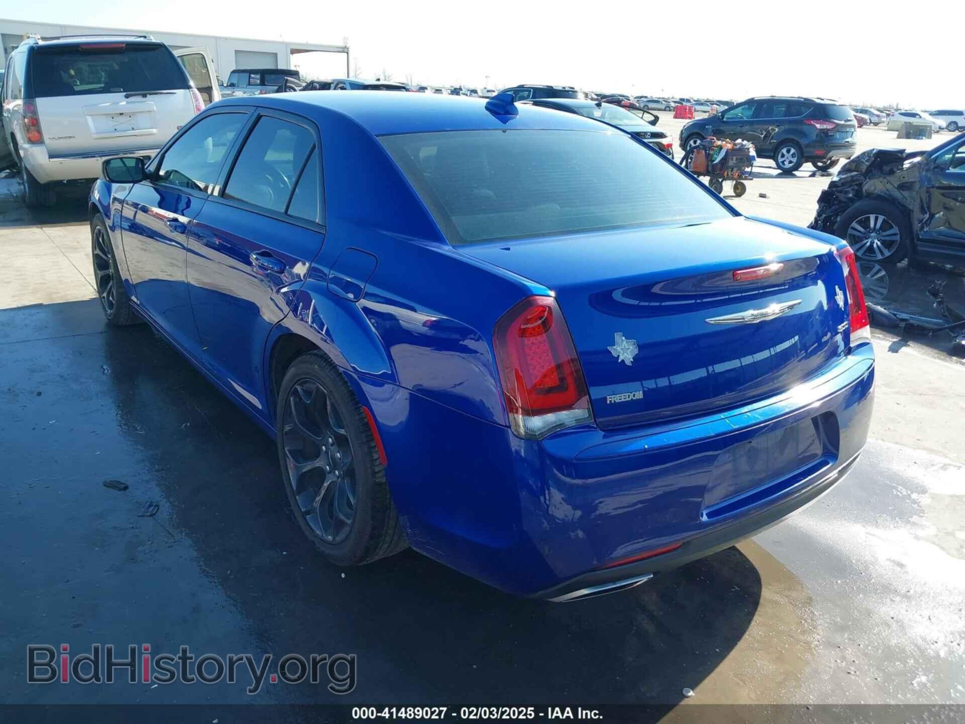 2019 CHRYSLER 300 - VIN: 2C3CCAAG6KH722579 - Фото 3