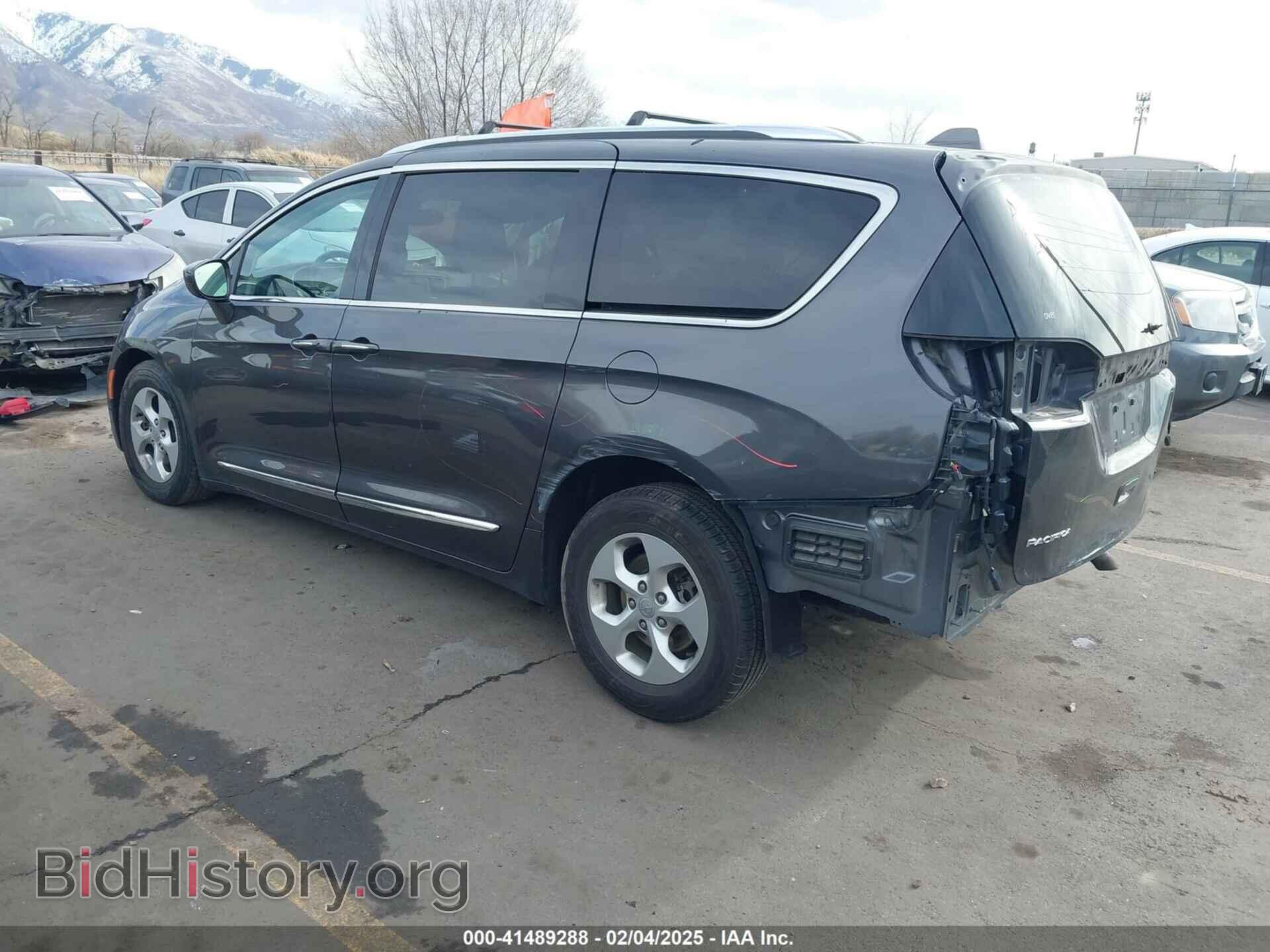 2017 CHRYSLER PACIFICA - VIN: 2C4RC1EG0HR511140 - Фото 3