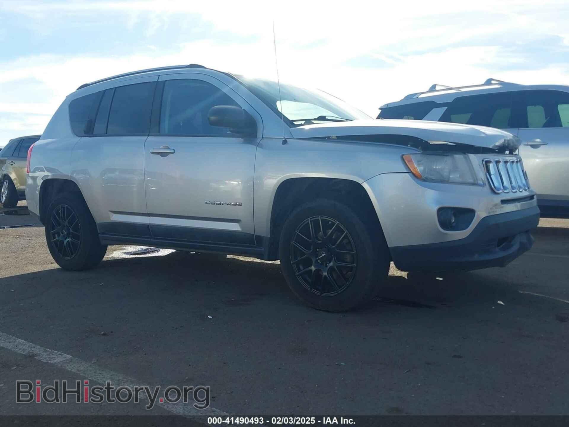 Photo 1J4NF1FB9BD276928 - JEEP COMPASS 2011