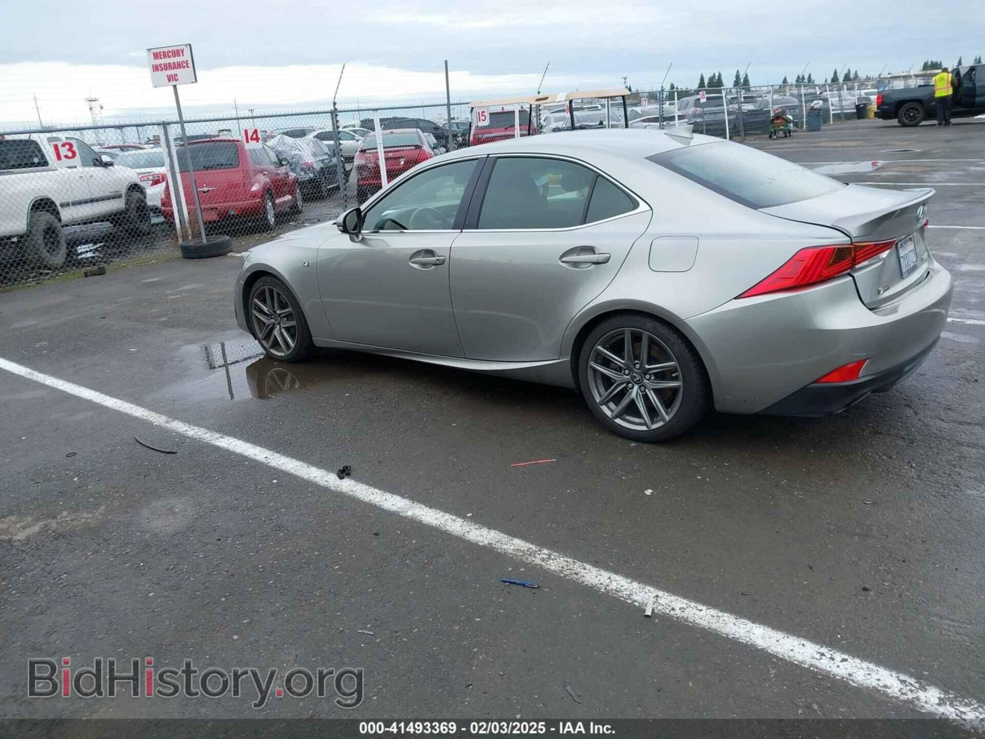 2017 LEXUS IS 200T - VIN: JTHBA1D2XH5041918 - Фото 4