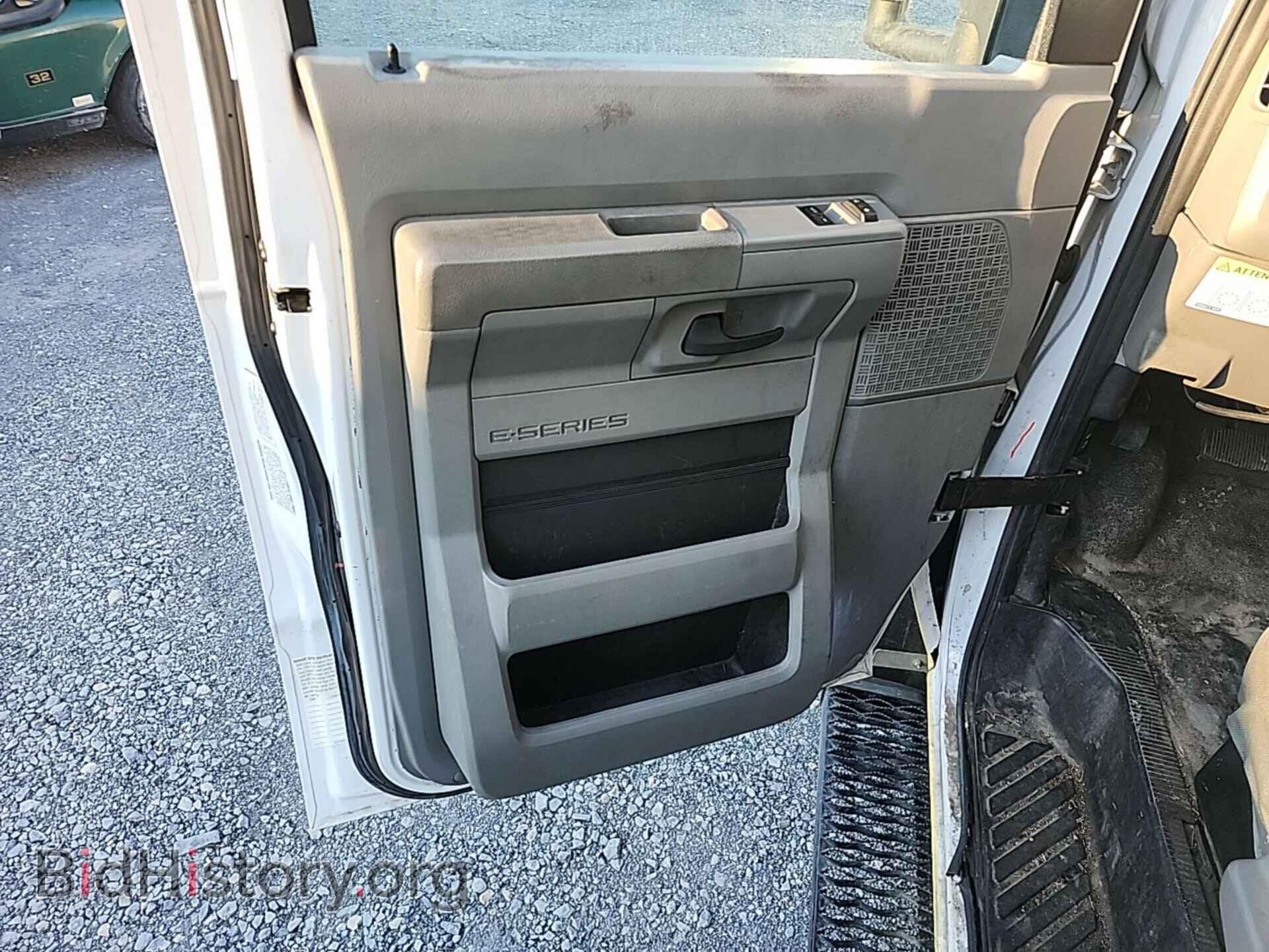 2019 FORD ECONOLINE - VIN: 1FDXE4FS7KDC07783 - Фото 9