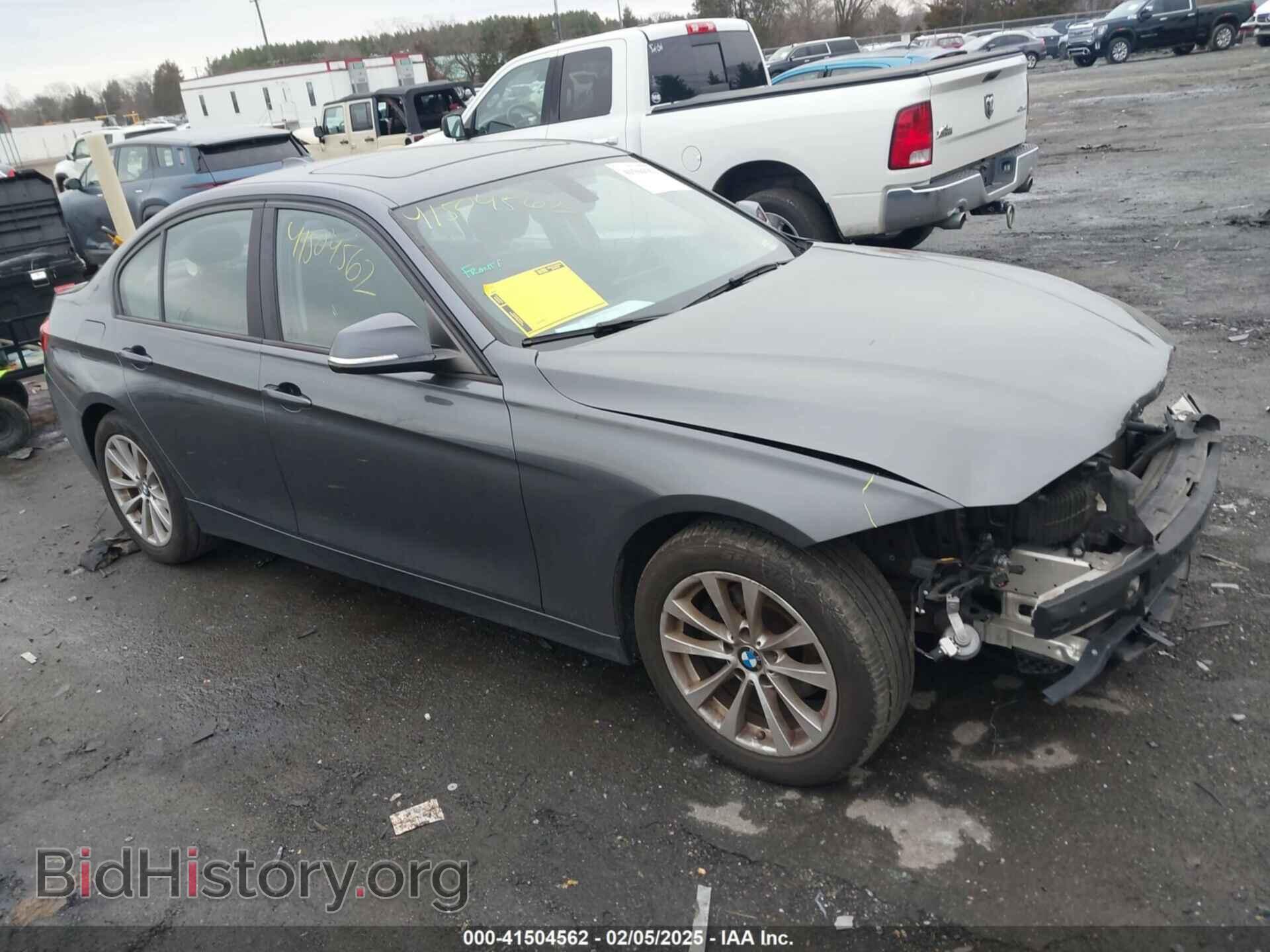 Photo WBA8E1G58GNU11779 - BMW 320I 2016