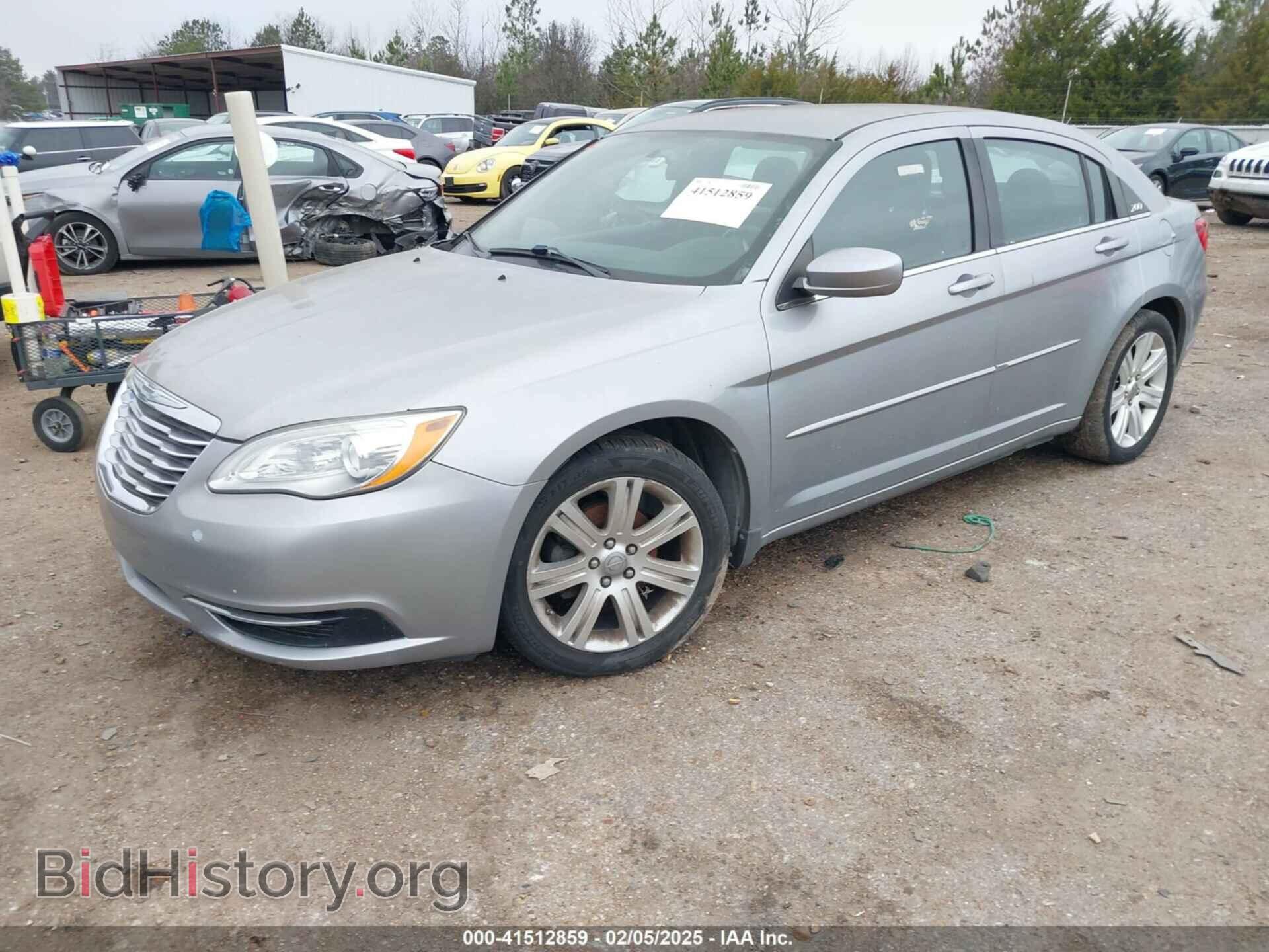 2013 CHRYSLER 200 - VIN: 1C3CCBBB0DN732088 - Фото 2