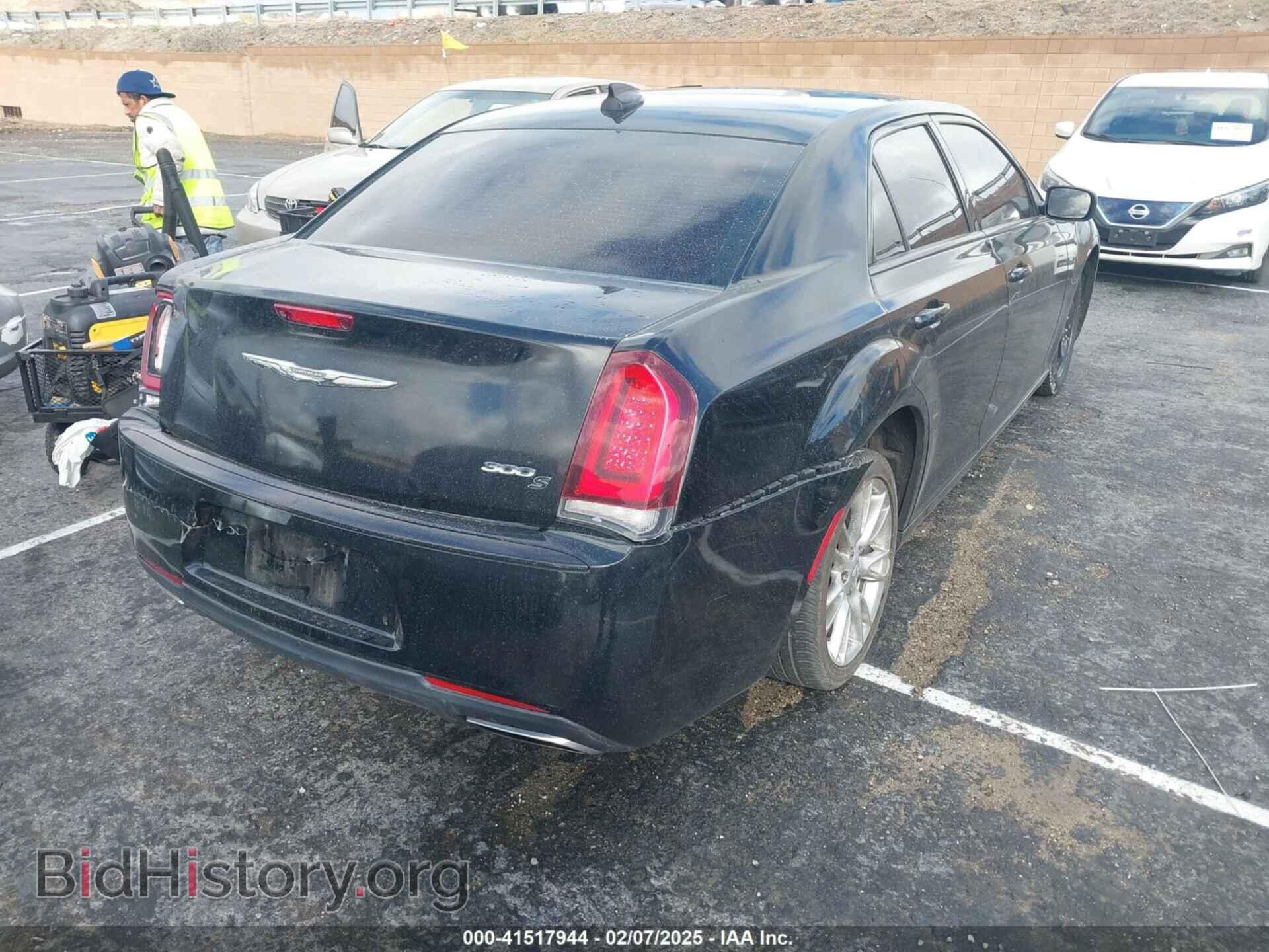 2018 CHRYSLER 300 - VIN: 2C3CCABGXJH239934 - Фото 4