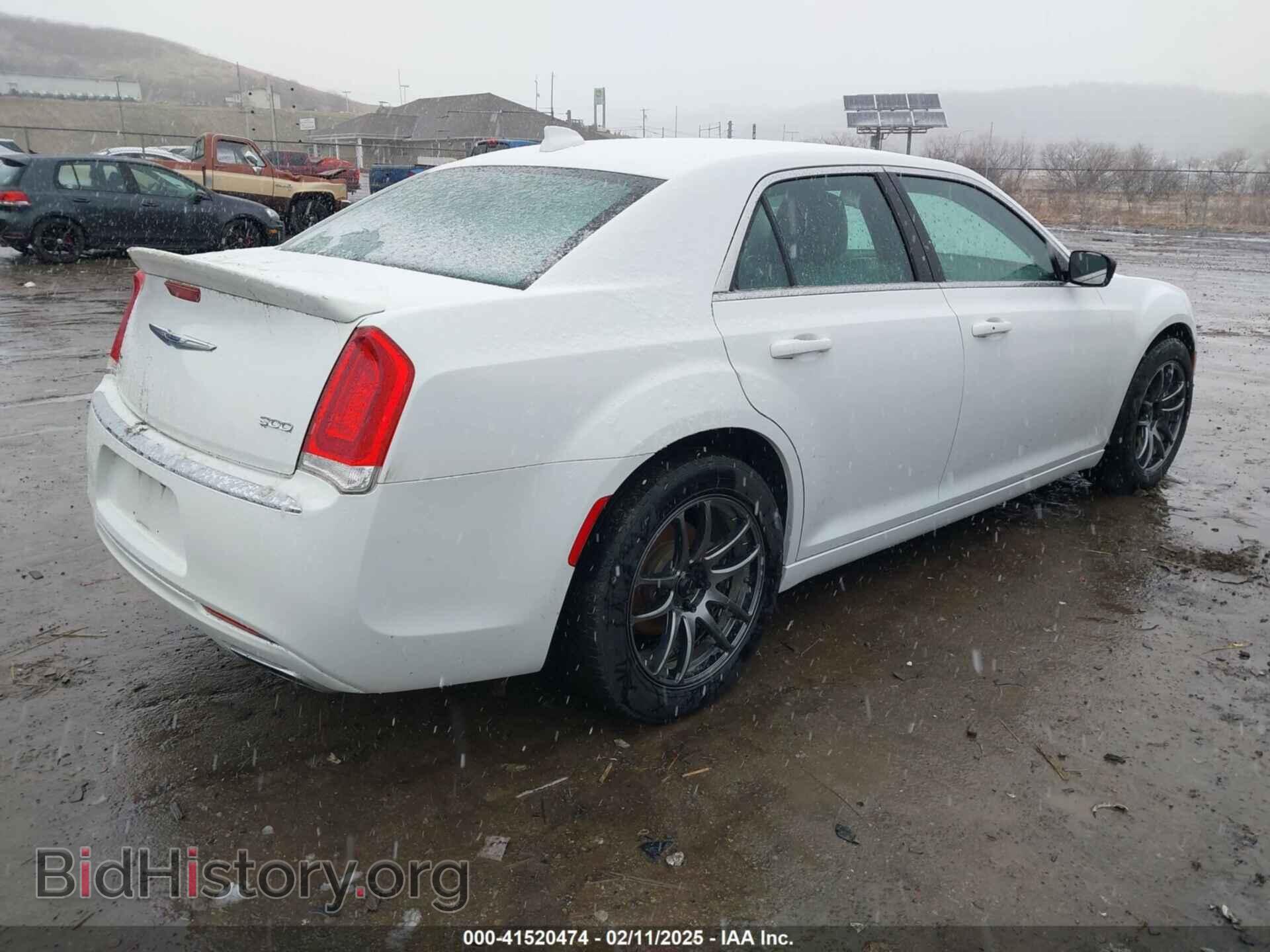2017 CHRYSLER 300 - VIN: 2C3CCARG5HH527103 - Фото 4