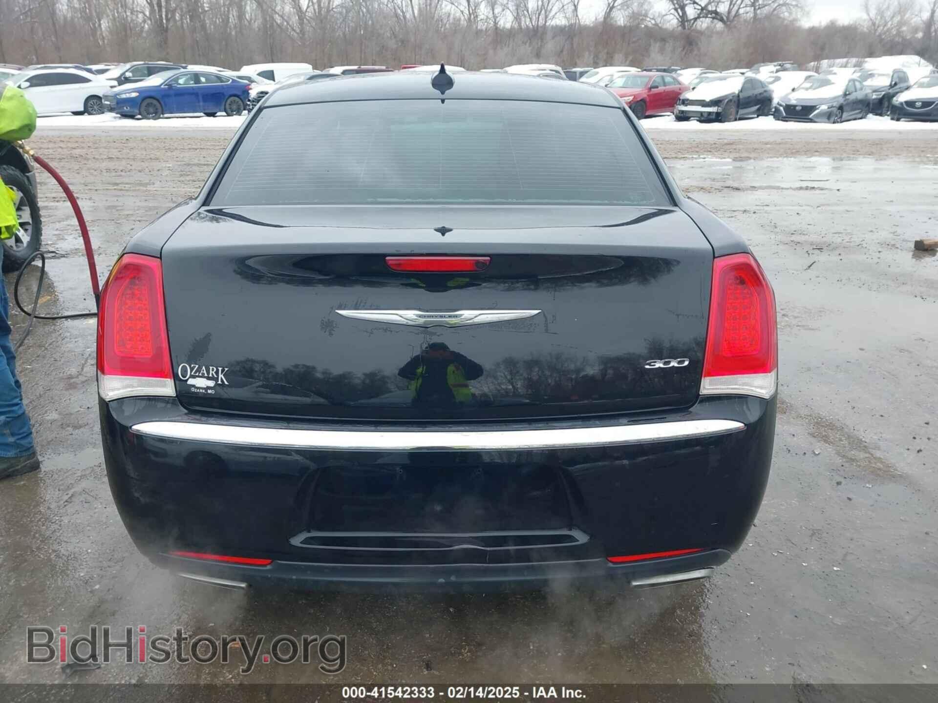 2015 CHRYSLER 300 - VIN: 2C3CCAAG2FH786446 - Фото 16