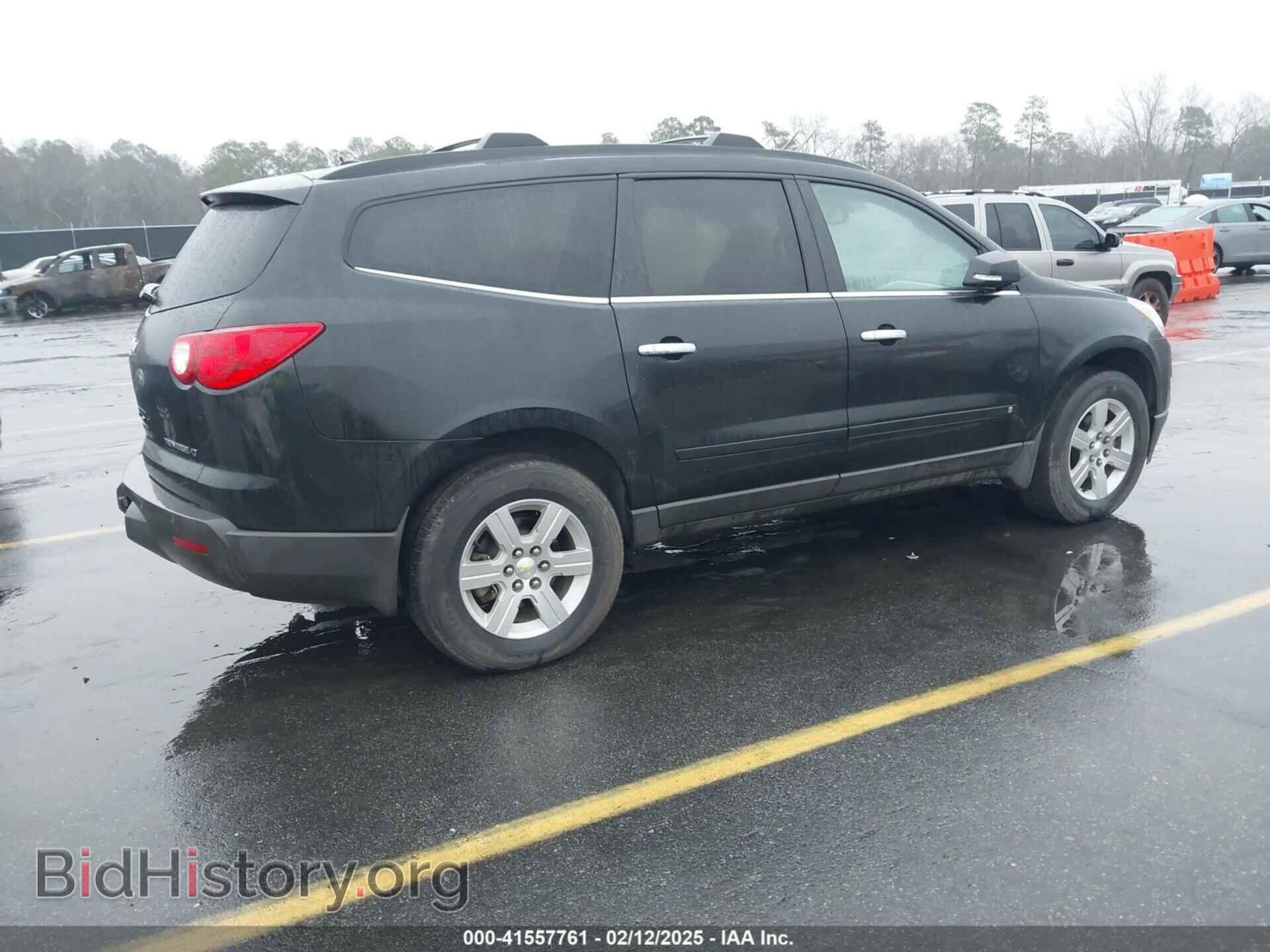 2010 CHEVROLET TRAVERSE - VIN: 1GNLRGED1AS106929 - Фото 4