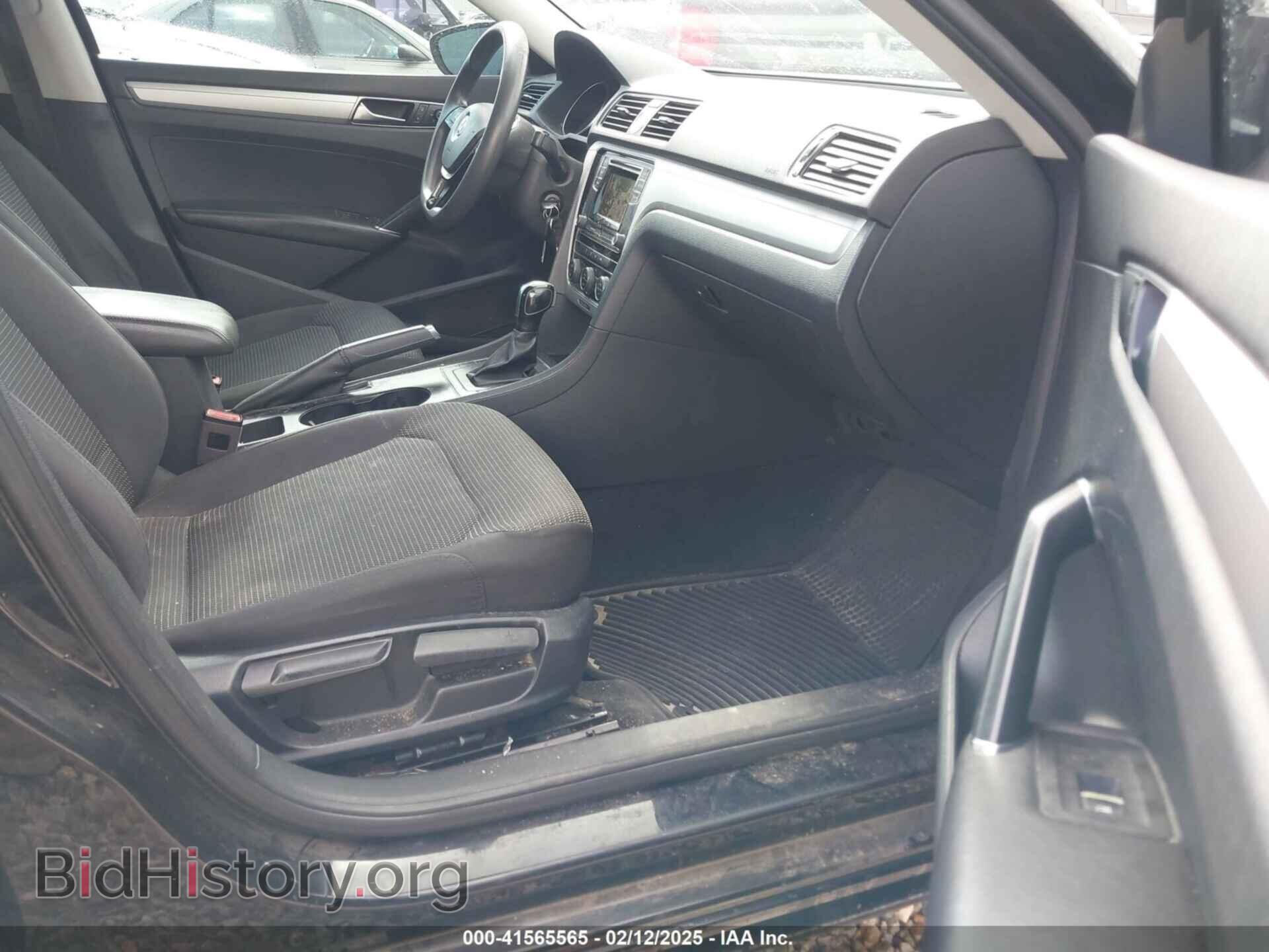 2017 VOLKSWAGEN PASSAT - VIN: 1VWAT7A32HC073214 - Фото 5