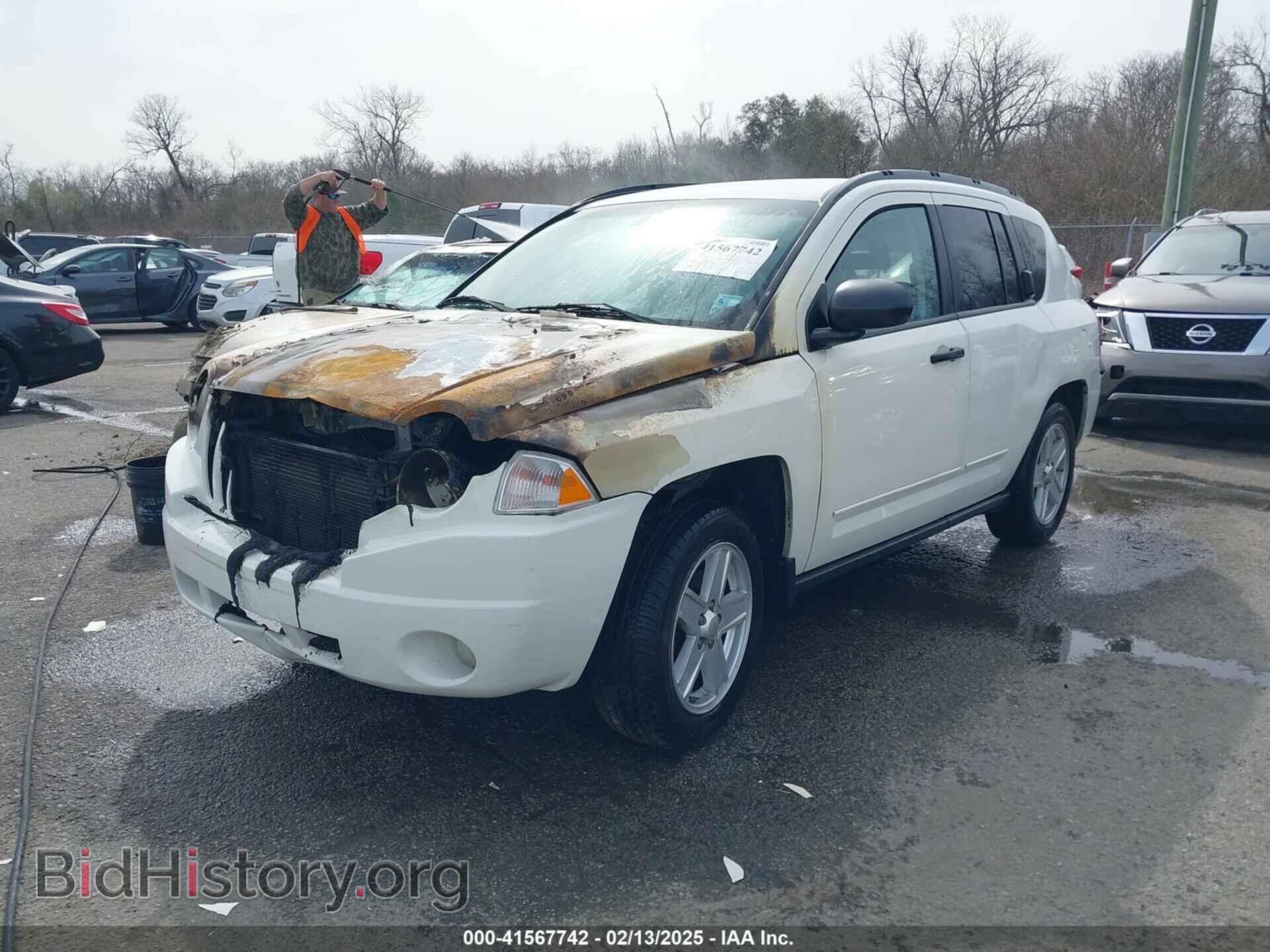 2008 JEEP COMPASS - VIN: 1J8FF47W88D647320 - Фото 2