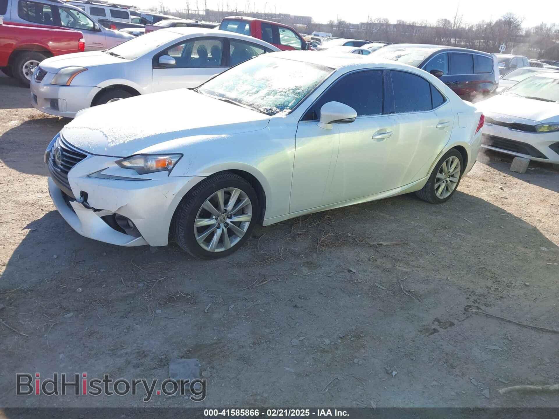 2016 LEXUS IS 200T - VIN: JTHBA1D23G5006748 - Фото 2