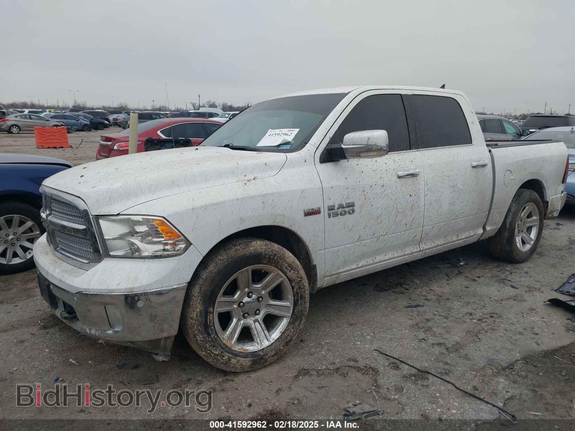 2017 RAM 1500 - VIN: 1C6RR6LT1HS867811 - Фото 2