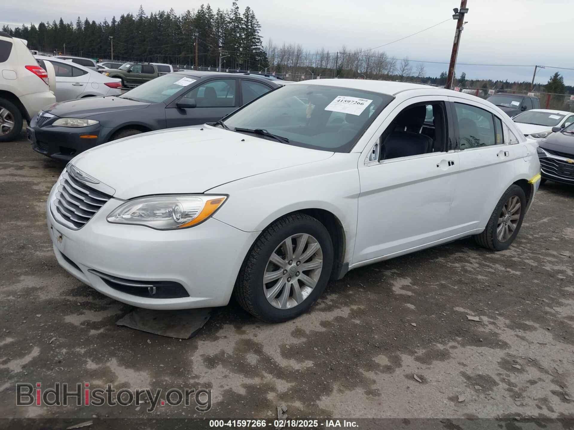 2013 CHRYSLER 200 - VIN: 1C3CCBCG5DN528722 - Фото 2