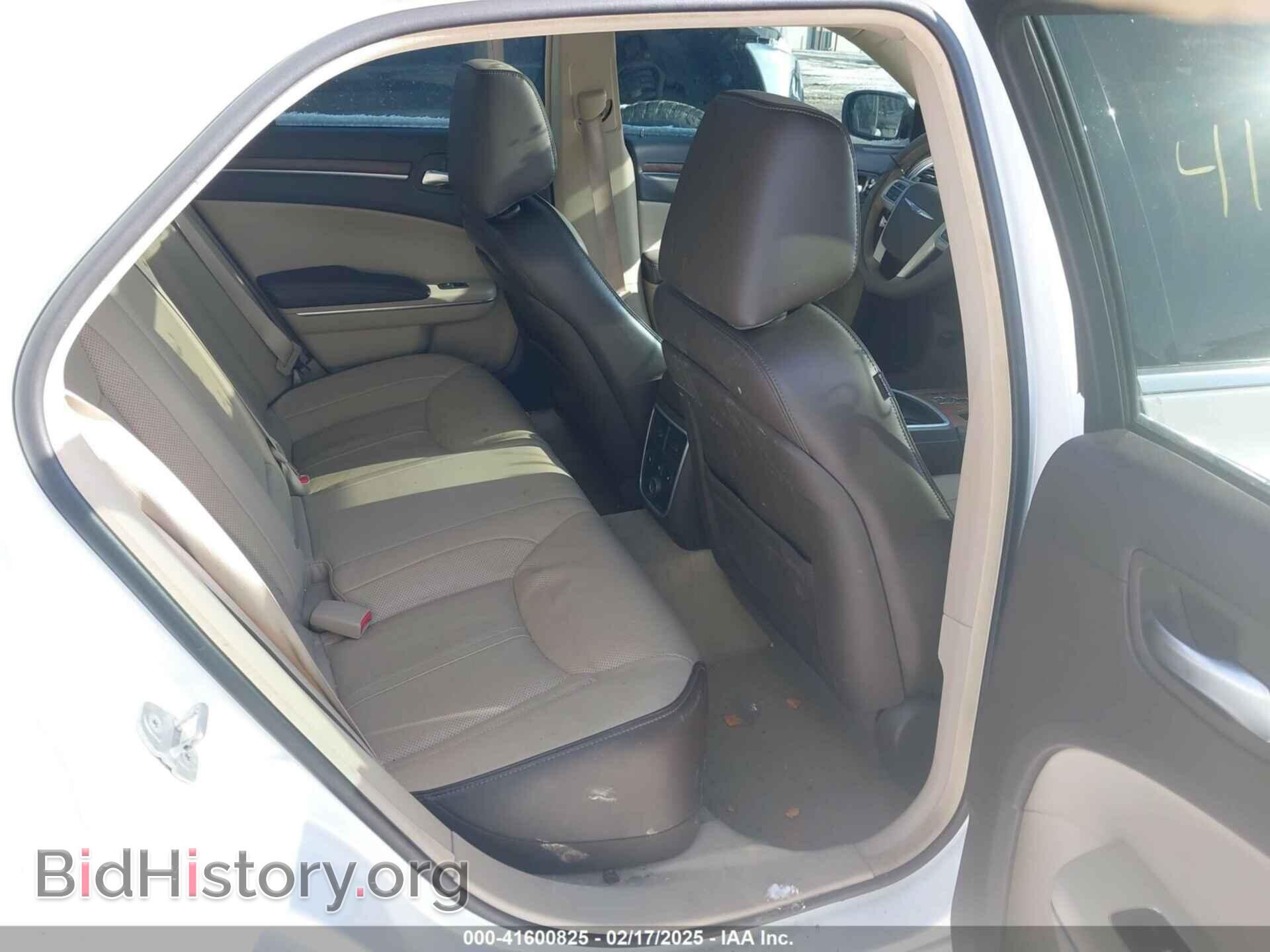 2012 CHRYSLER 300C - VIN: 2C3CCAPT5CH253894 - Фото 8