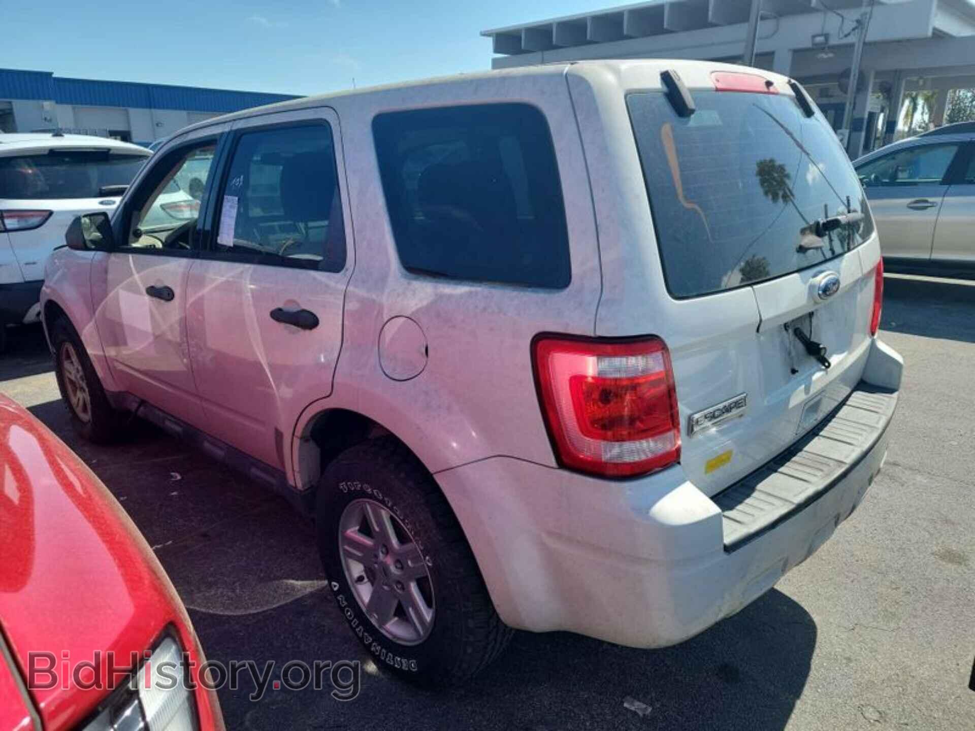 2011 FORD ESCAPE - VIN: 1FMCU0C73BKB19478 - Фото 2