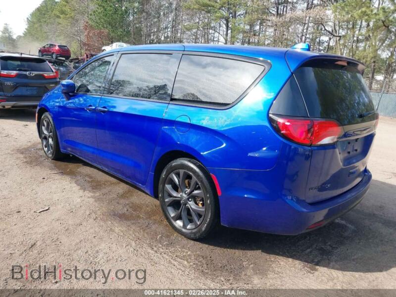 2020 Chrysler PACIFICA (VIN 2C4RC1FG2LR147598) — photo 3 of 17