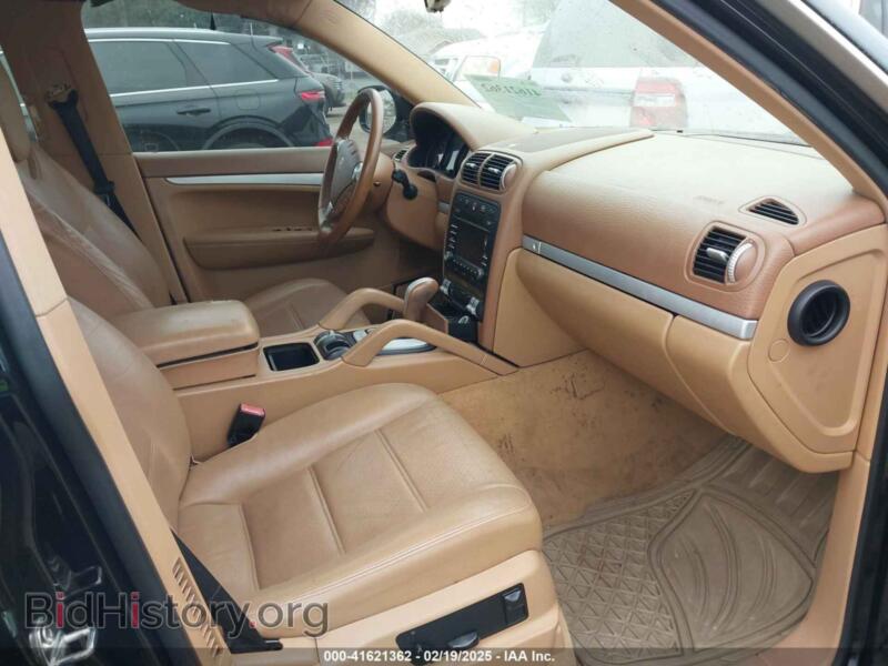 2010 Porsche CAYENNE (VIN WP1AA2AP3ALA01666) — фото 5 из 17