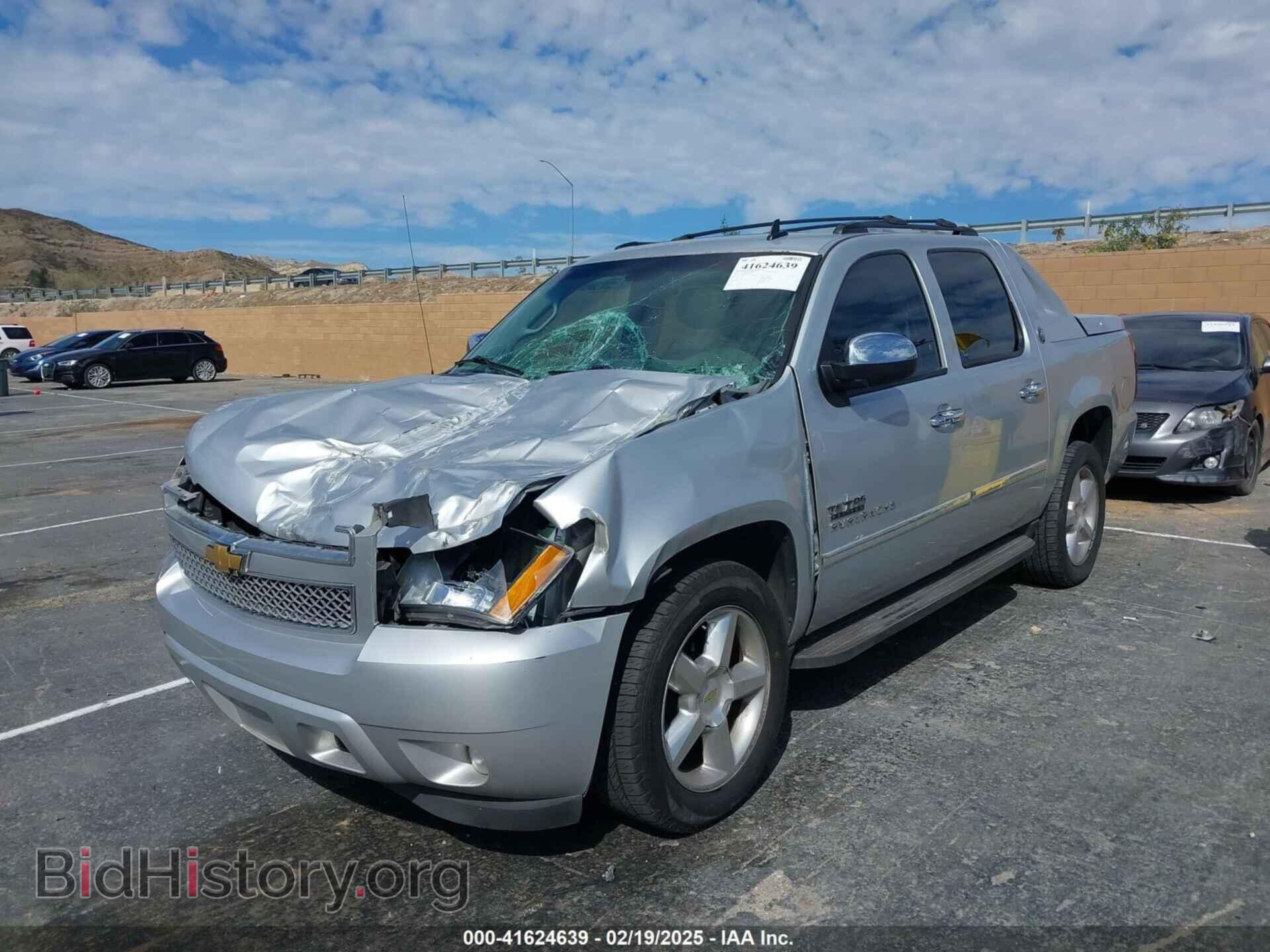 2013 CHEVROLET AVALANCHE - VIN: 3GNMCFE07DG379110 - Фото 2