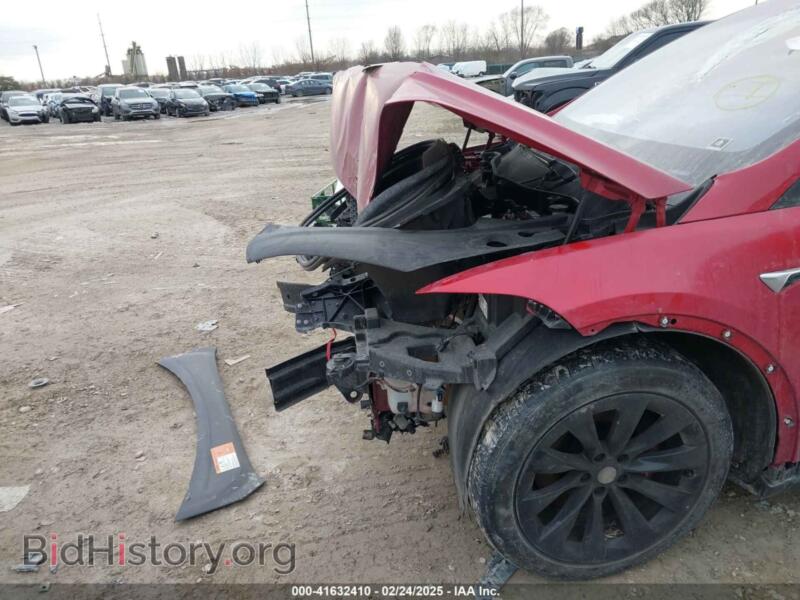 2017 Tesla MODEL X (VIN 5YJXCAE26HF063395) — photo 6 of 17