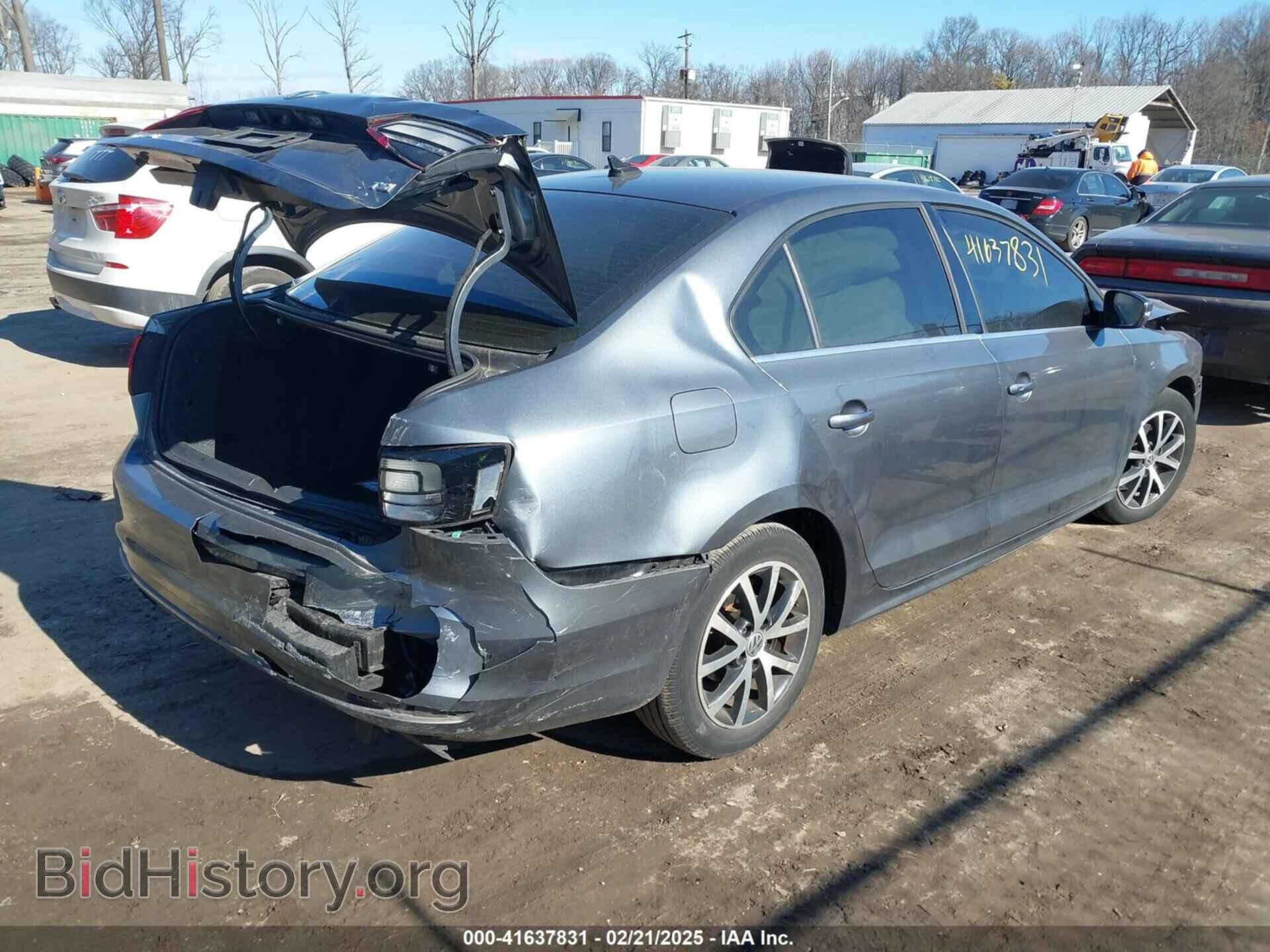 2017 VOLKSWAGEN JETTA - VIN: 3VWDB7AJ1HM367393 - Фото 4