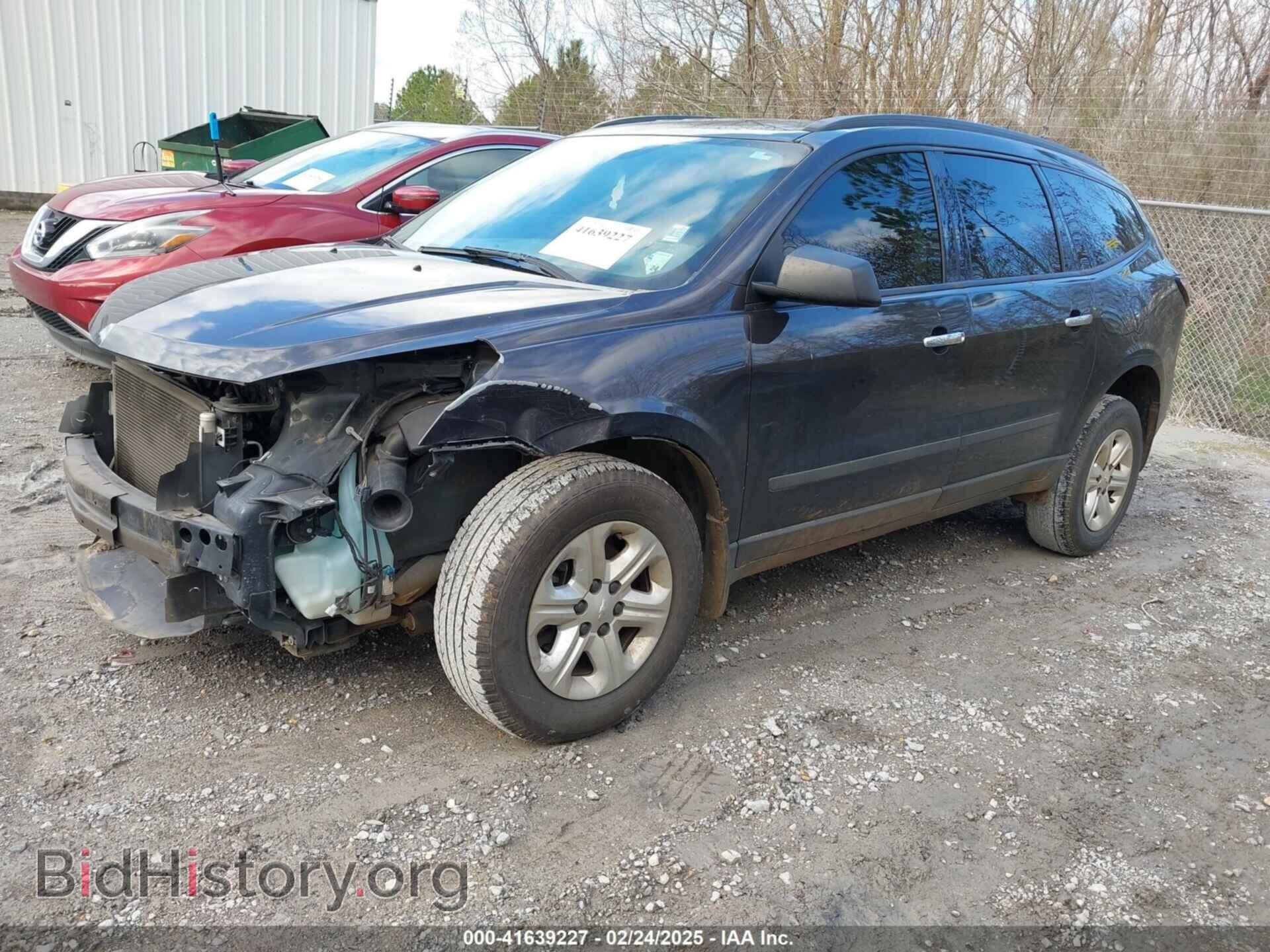 2017 CHEVROLET TRAVERSE - VIN: 1GNKRFKD6HJ240927 - Фото 2