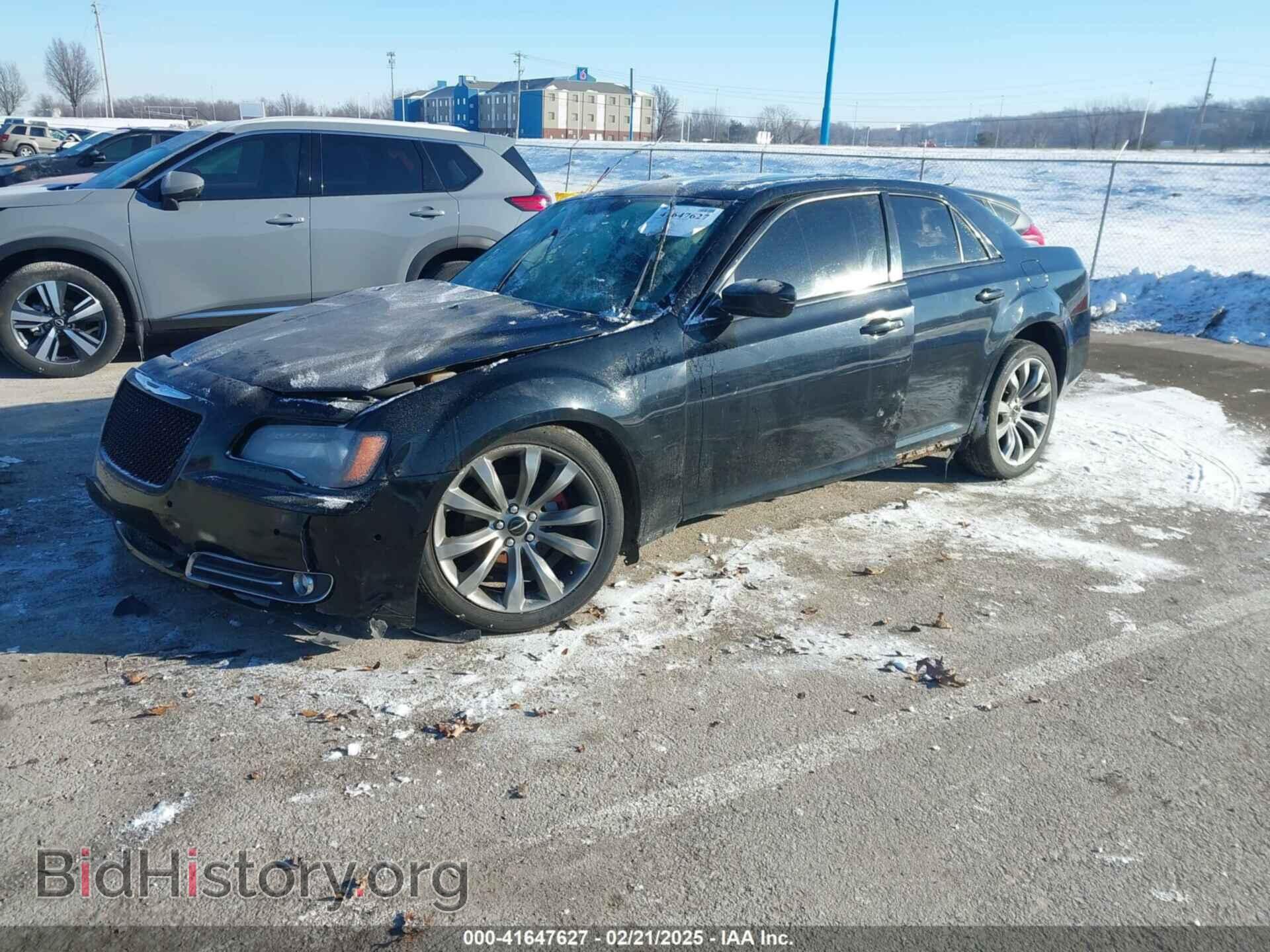 2014 CHRYSLER 300 - VIN: 2C3CCABG5EH355631 - Фото 2