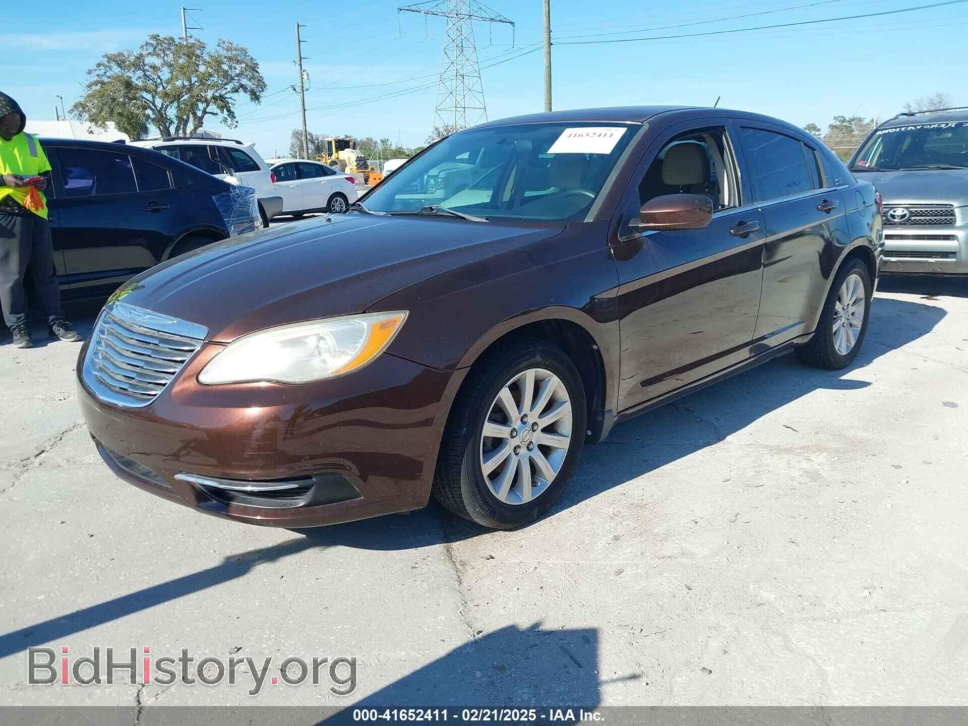 2012 CHRYSLER 200 - VIN: 1C3CCBBB9CN236589 - Фото 2