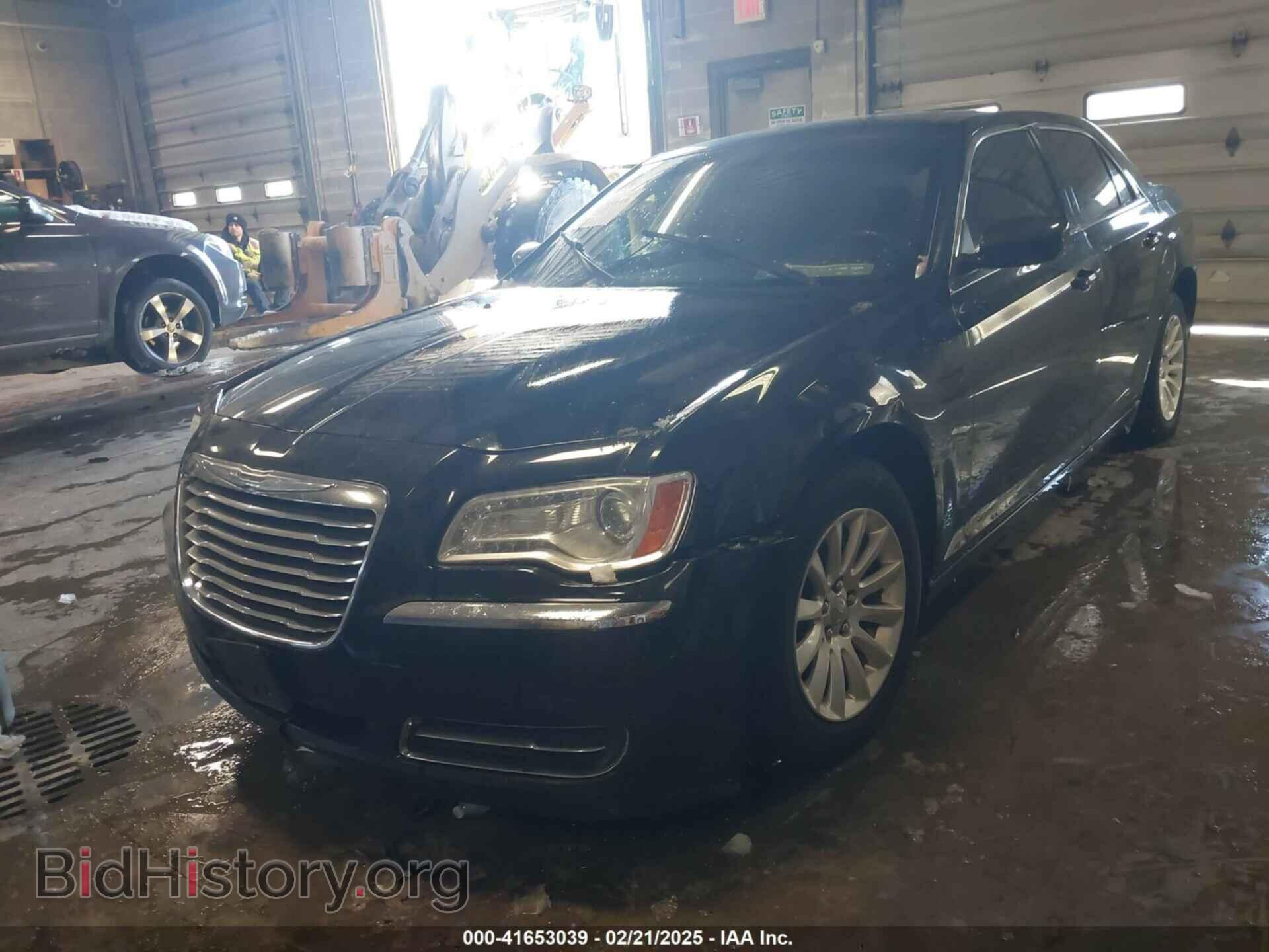 2012 CHRYSLER 300 - VIN: 2C3CCAAG0CH107771 - Photo 2