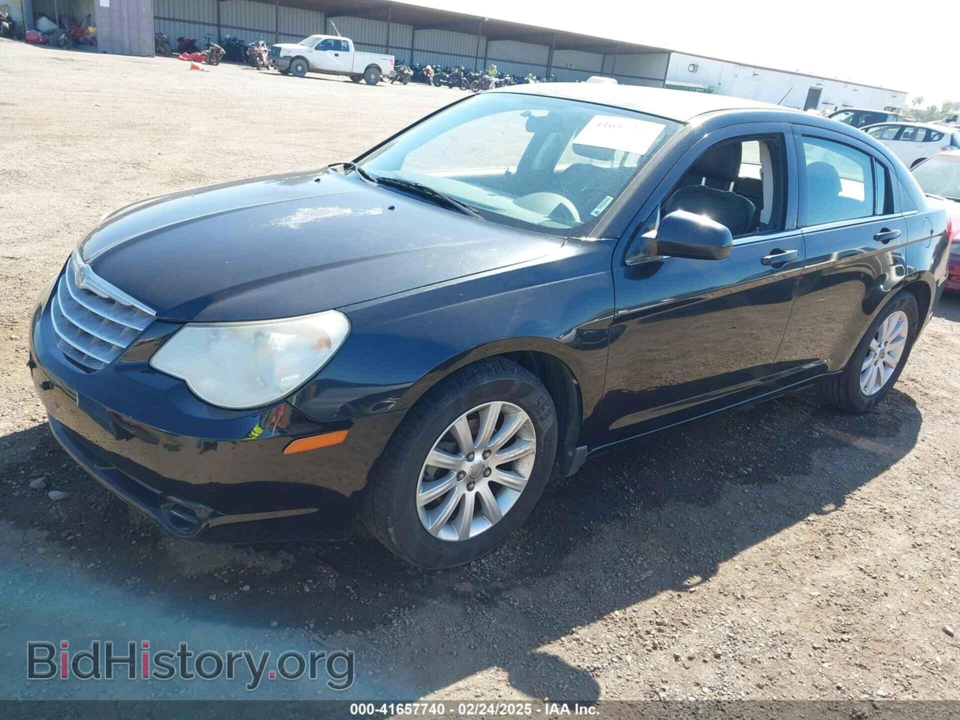 2010 CHRYSLER SEBRING - VIN: 1C3CC5FB8AN140459 - Фото 2