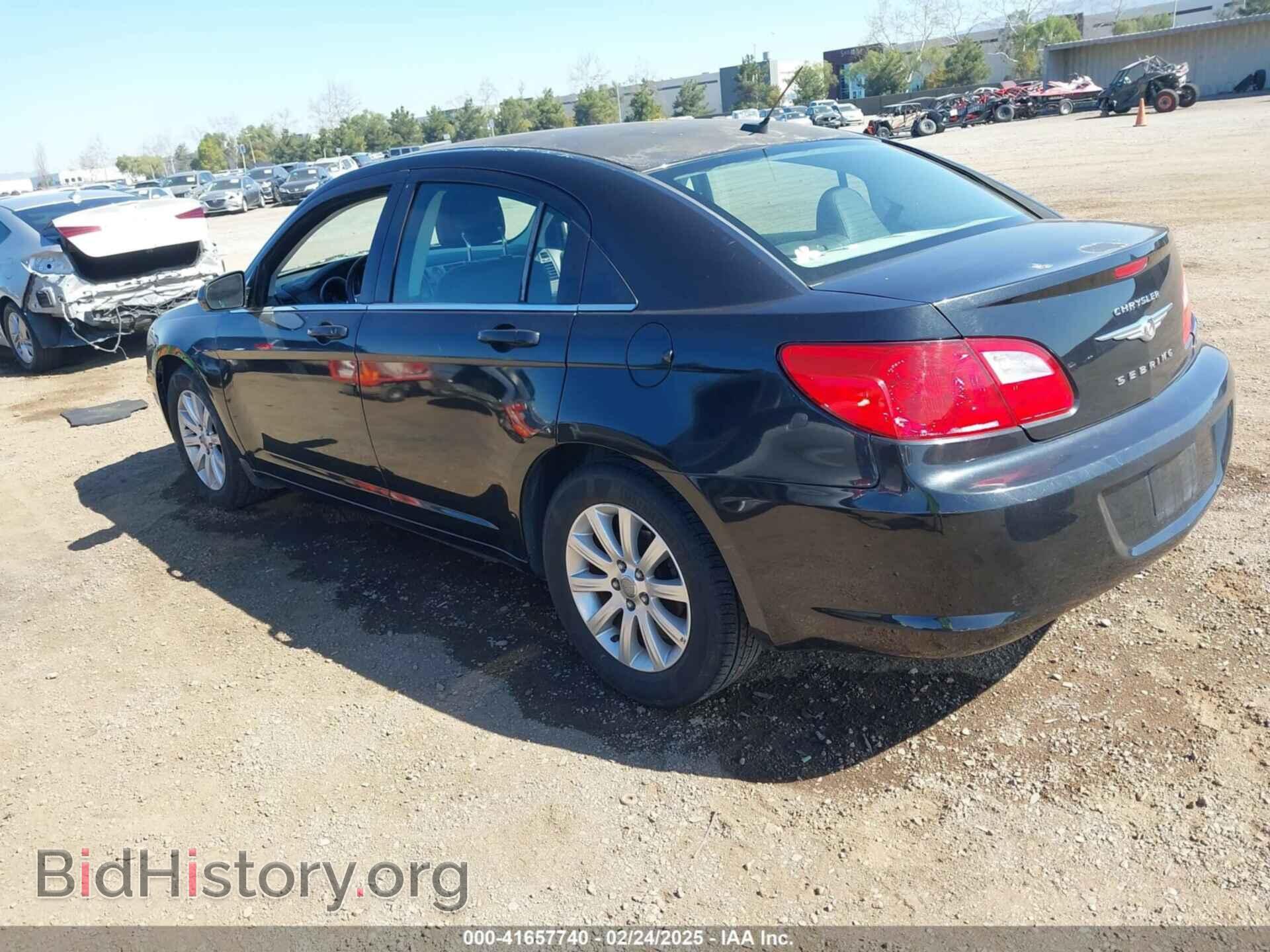 2010 CHRYSLER SEBRING - VIN: 1C3CC5FB8AN140459 - Фото 3