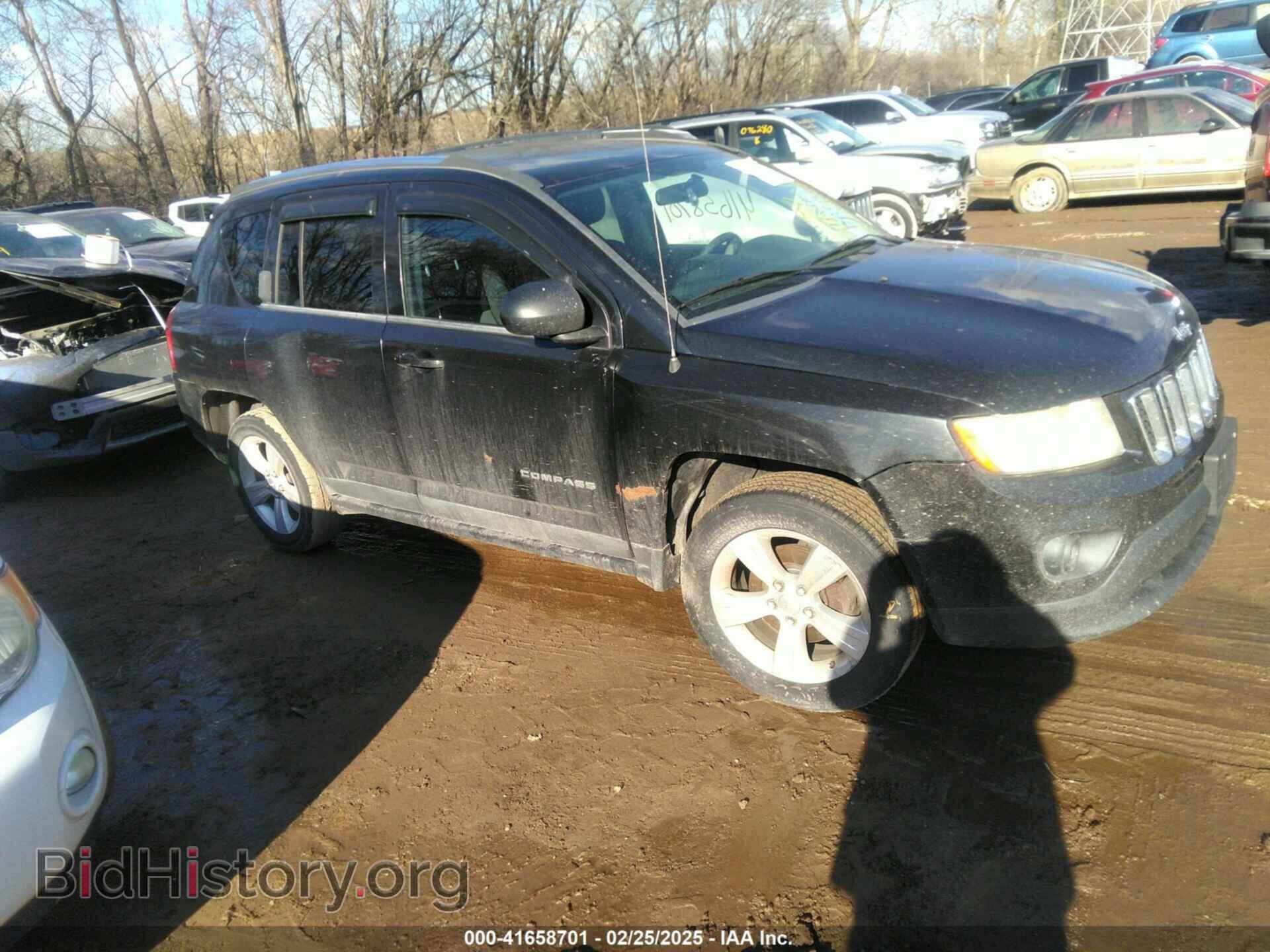 Photo 1J4NF1FB8BD159017 - JEEP COMPASS 2011