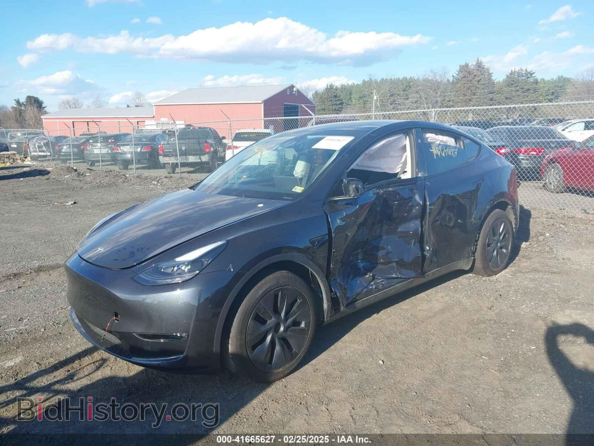 2024 TESLA MODEL Y - VIN: 7SAYGAEEXRF212415 - Фото 2
