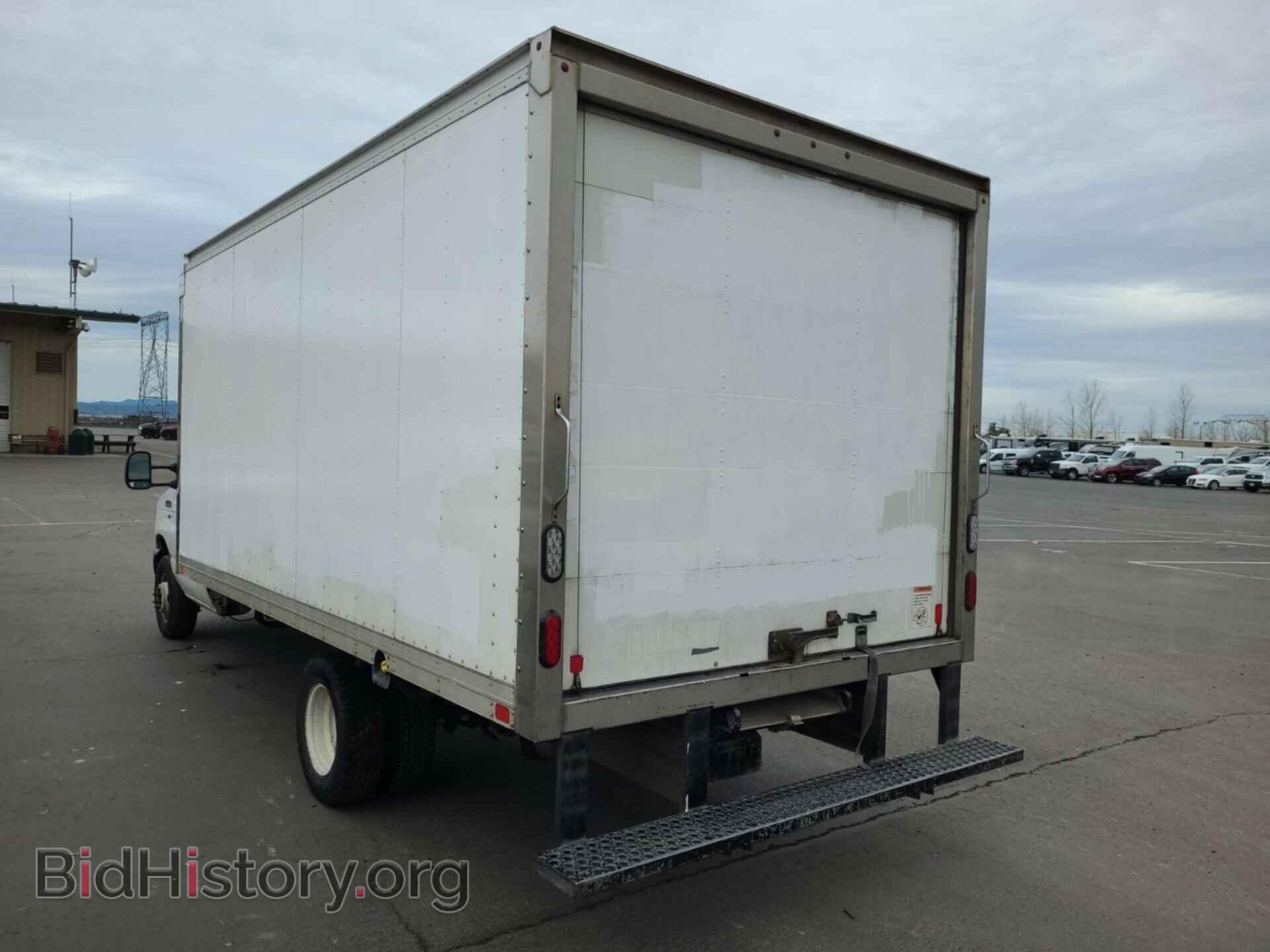 2017 FORD ECONOLINE - VIN: 1FDWE3F67HDC71663 - Фото 2
