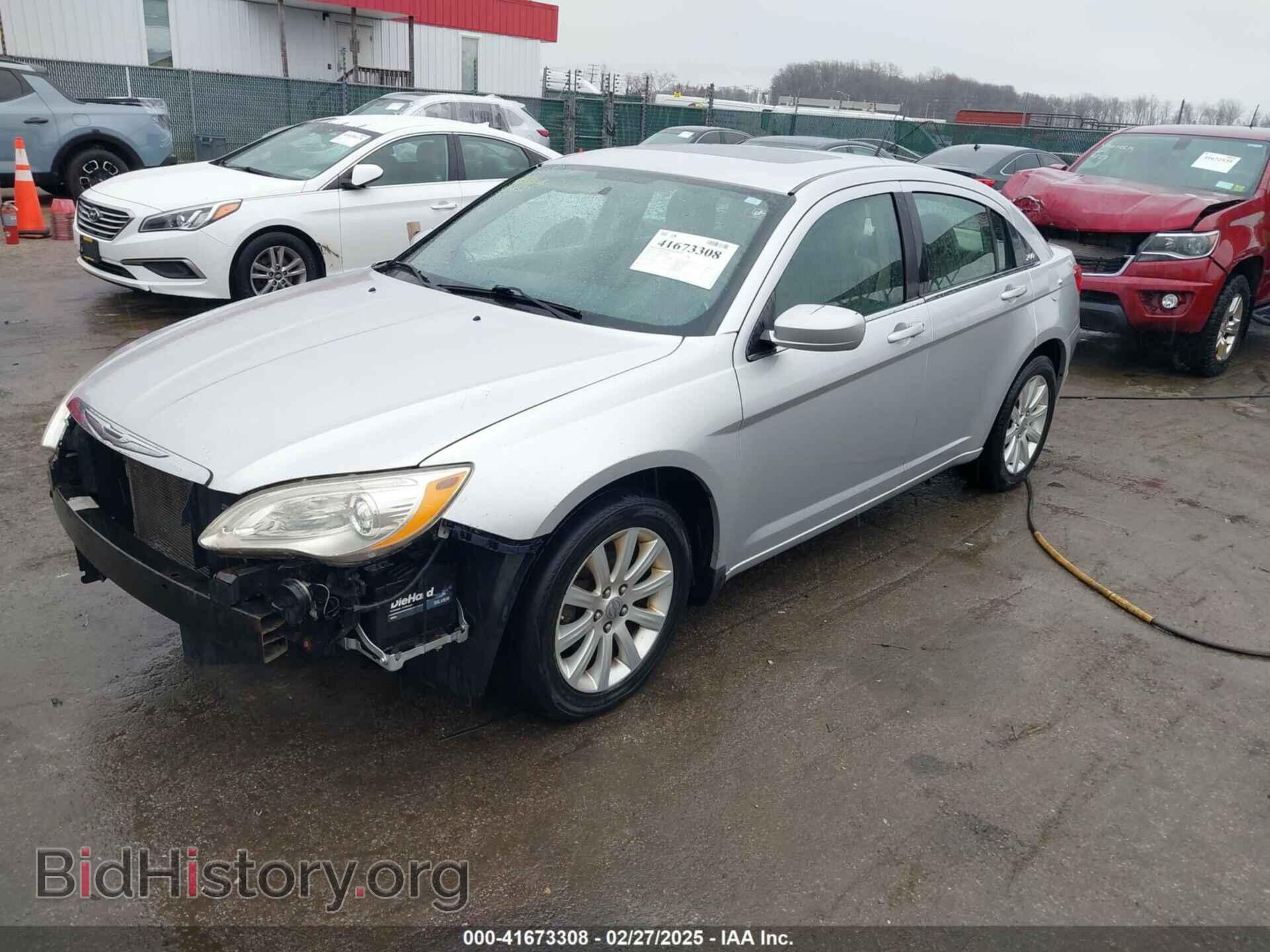 2011 CHRYSLER 200 - VIN: 1C3BC1FB8BN531262 - Фото 2