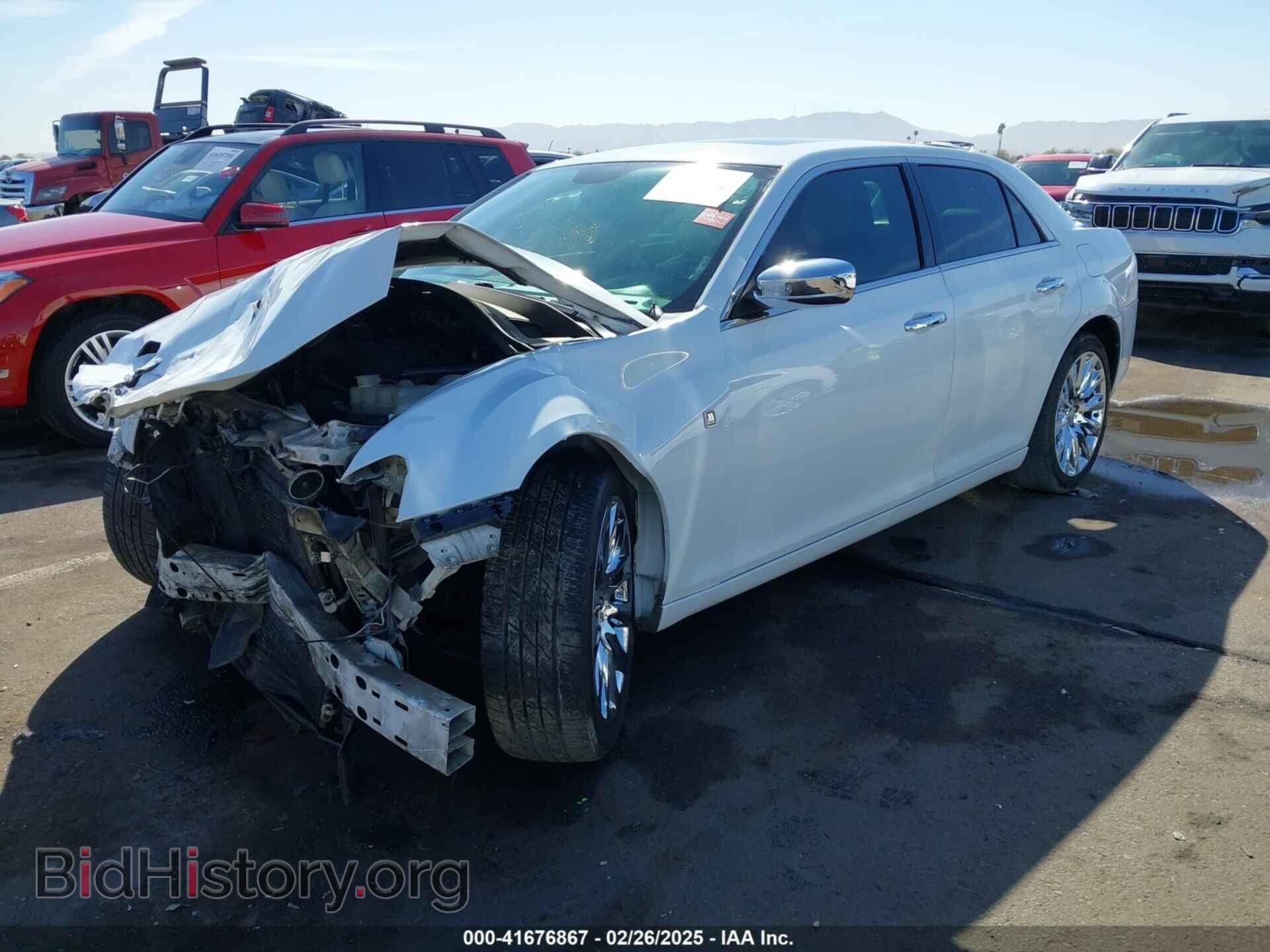 2013 CHRYSLER 300 - VIN: 2C3CCAAG1DH698646 - Фото 2