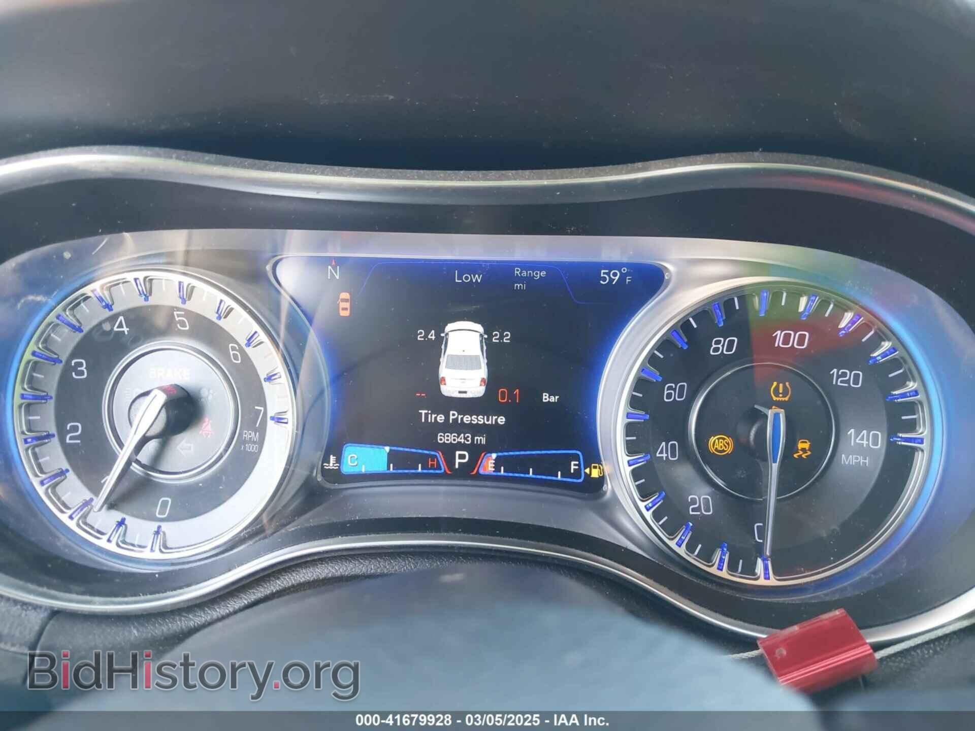 2019 CHRYSLER 300 - VIN: 2C3CCAAG0KH505545 - Фото 7