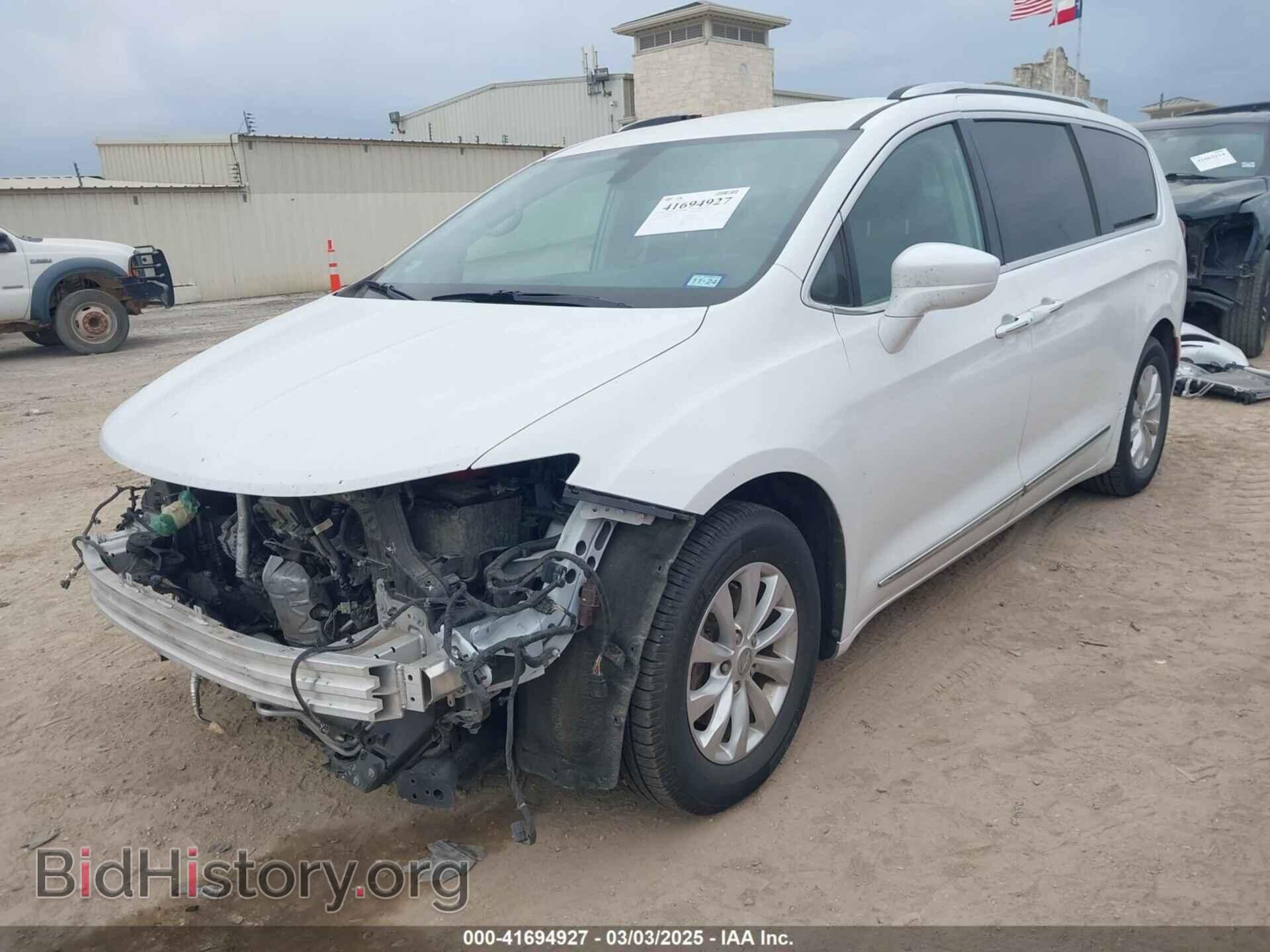 2019 CHRYSLER PACIFICA - VIN: 2C4RC1BG0KR560091 - Фото 2